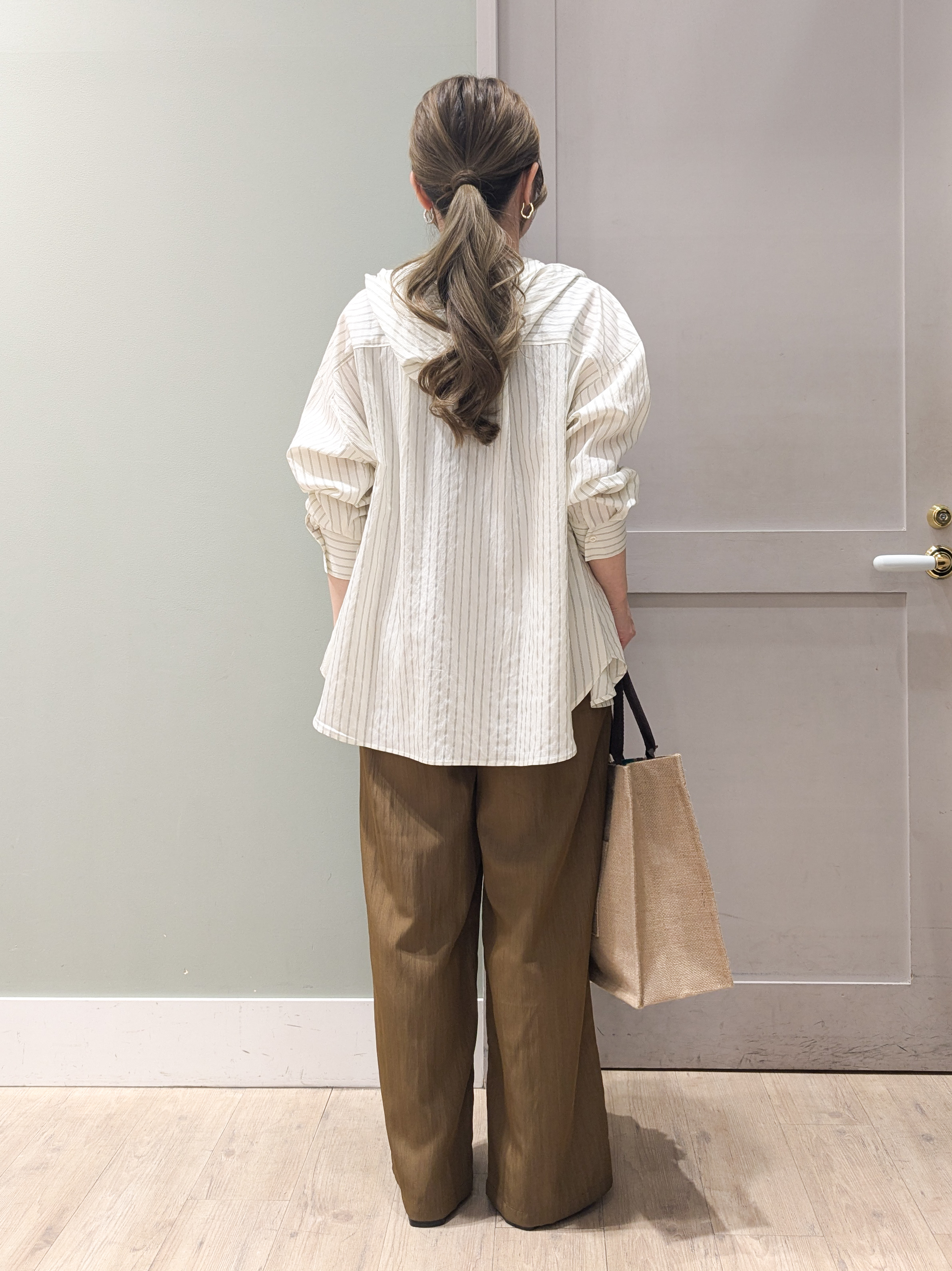 kuwawaさんの「grove｜【洗える】大人のストライプ フーディシャツ」を使ったコーディネート