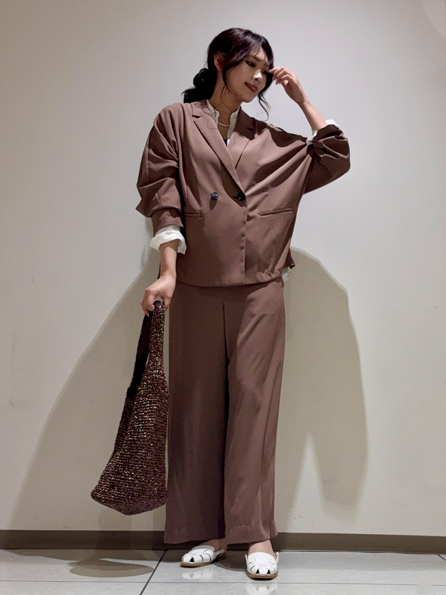 ayaさんの「INDIVI｜【接触冷感／透湿／着る日傘】ドルマンダブルジャケット」を使ったコーディネート