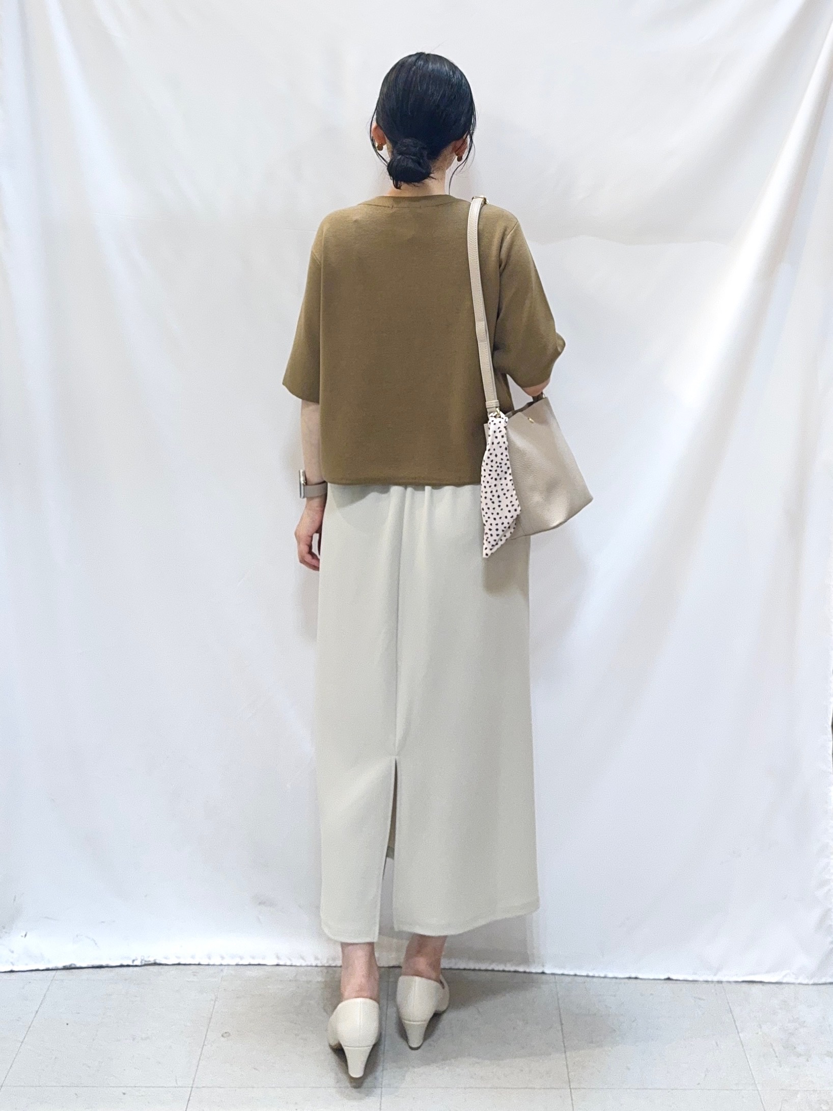 𝐇𝐢𝐫𝐨𝐦𝐢さんの「SHOO･LA･RUE｜スカーフ付きショルダーバッグ」を使ったコーディネート
