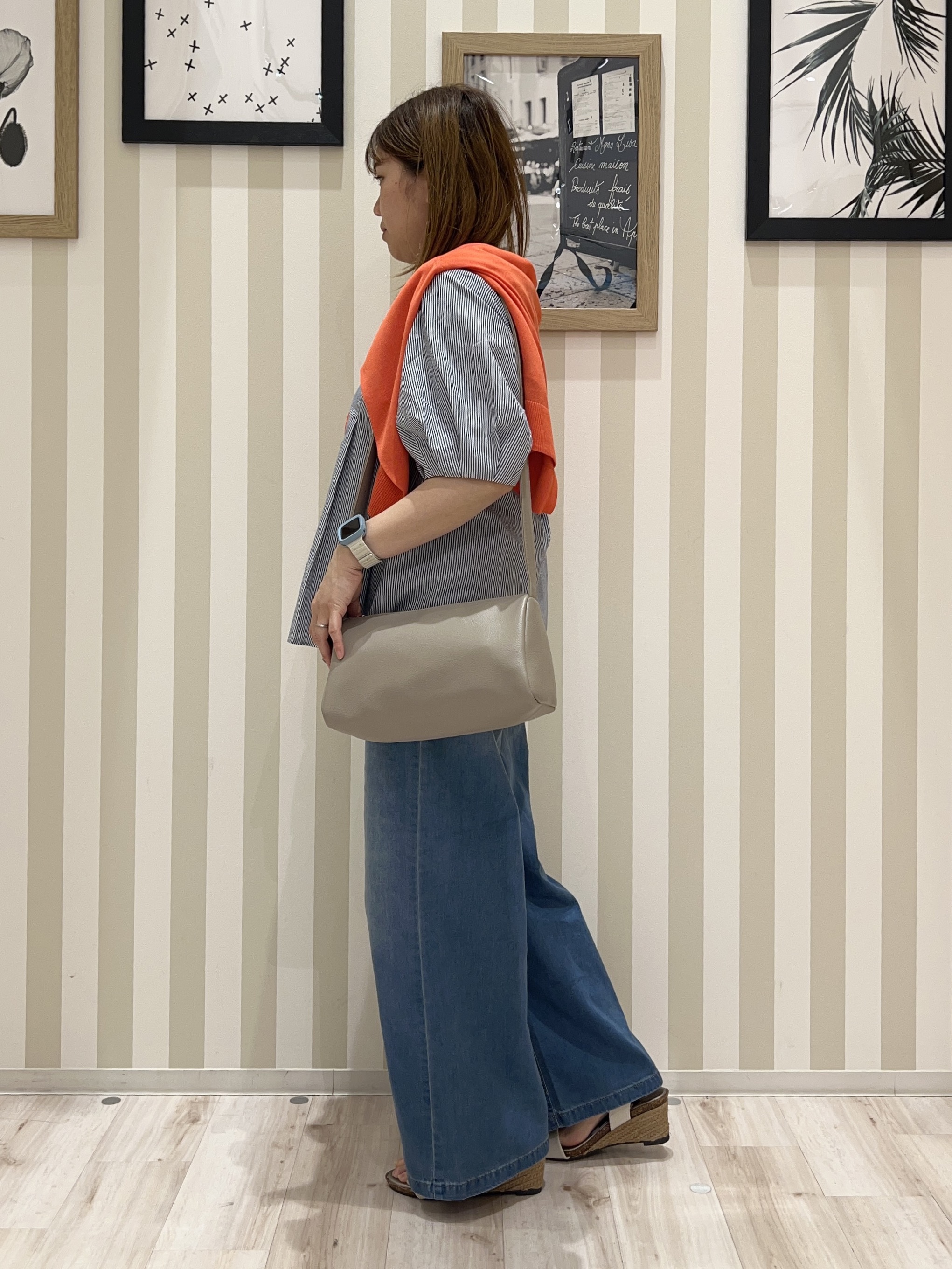 mさんの「SHOO･LA･RUE｜【洗濯機可/S-LL】オンにもオフにも マルチに使えるボタンレスカーディガン」を使ったコーディネート