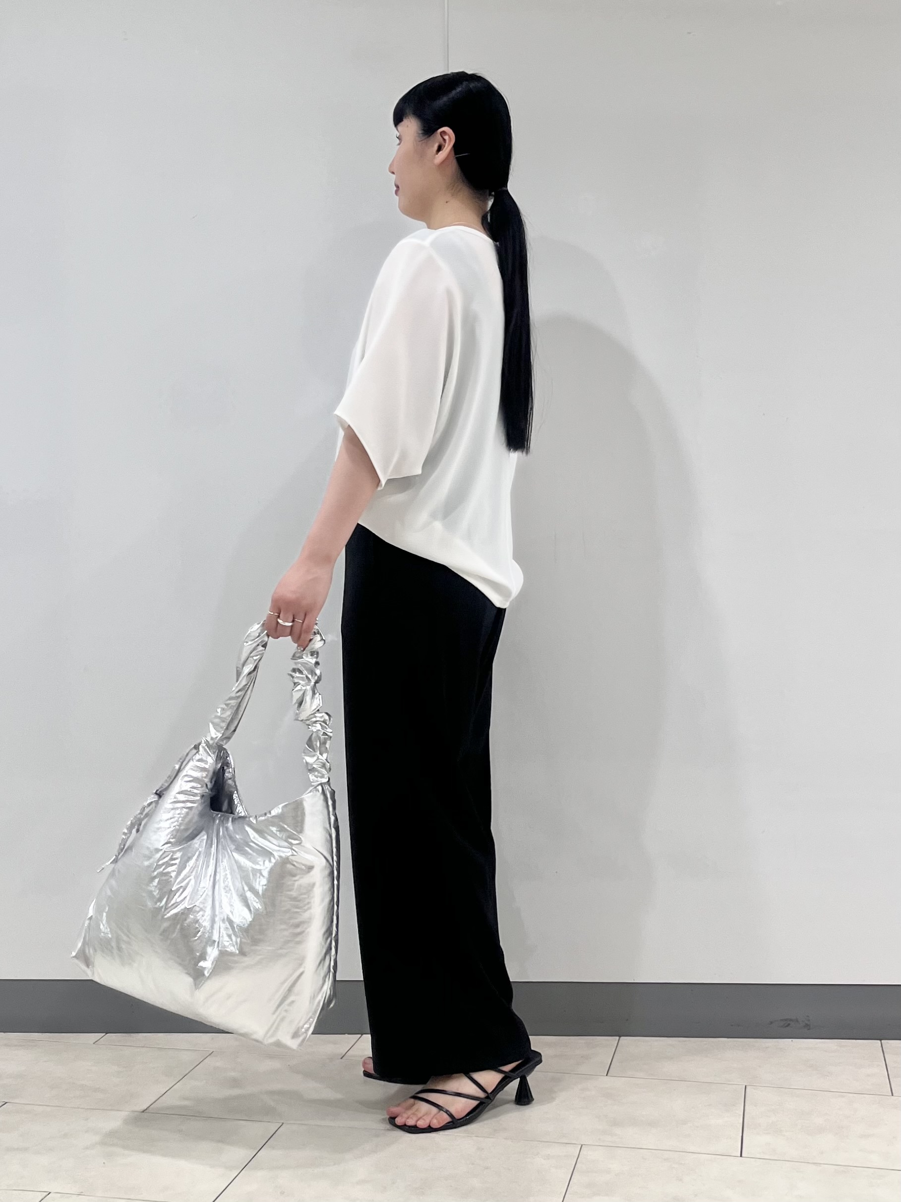 hasuさんの「INDIVI｜【洗える／2WAY／裾ドロスト付き】 ドルマンスリーブチュニックトップス」を使ったコーディネート