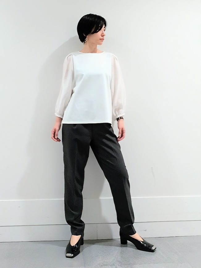 ミズタさんの「UNTITLED｜◆【洗える/袖シアー】ポンチ袖ボリュームトップス」を使ったコーディネート