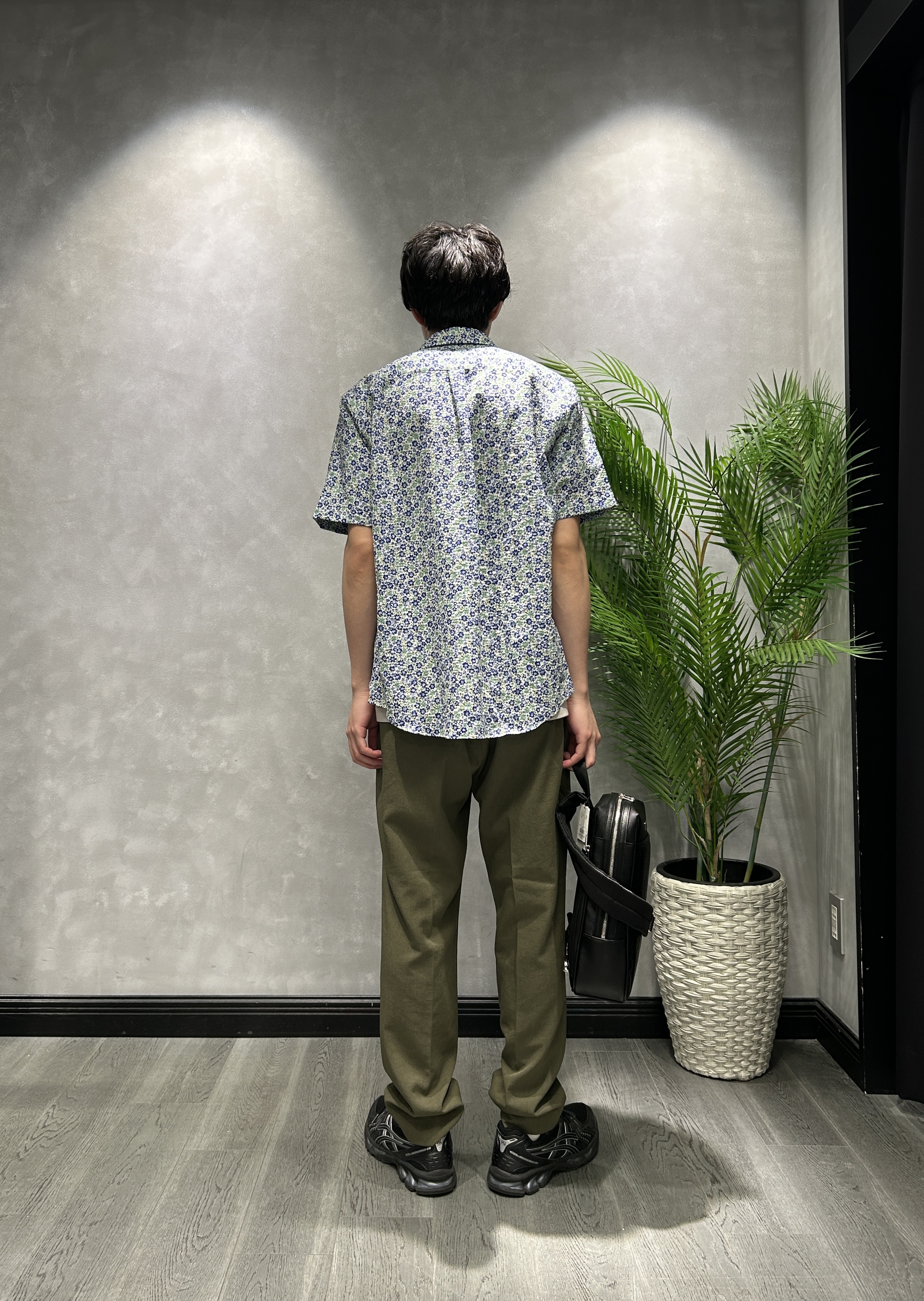 ruiさんの「TAKEO KIKUCHI｜リップル小花シャツ」を使ったコーディネート