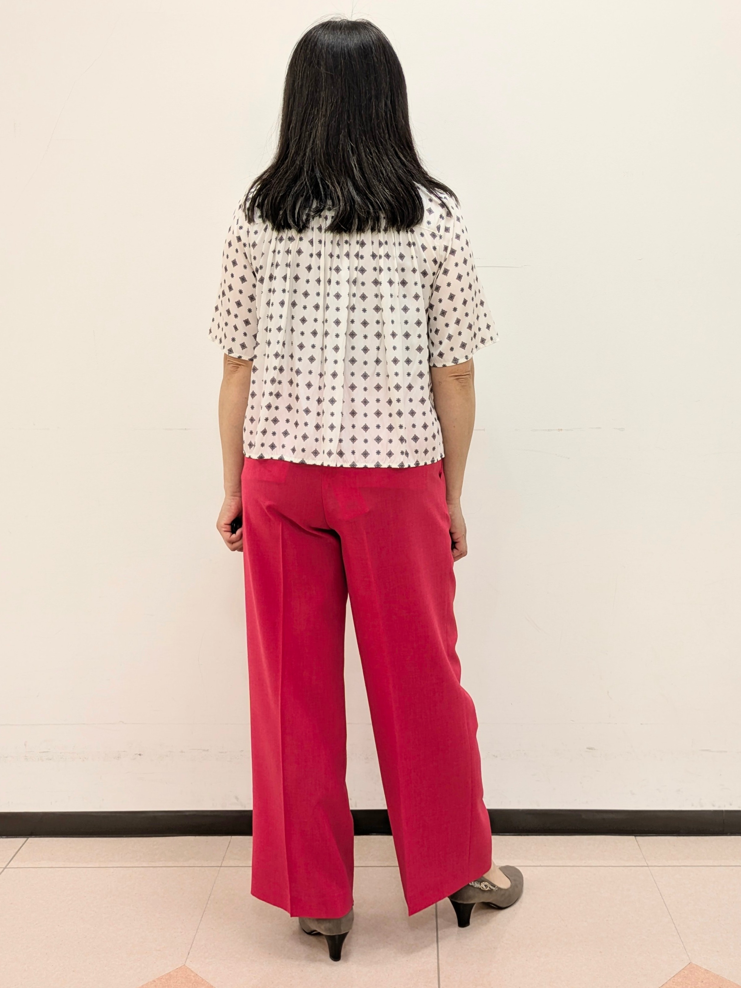 ともさんの「UNTITLED｜◆【さらりと快適/セットアップ可/UV/接触冷感】スラブカラーレスジャケット」を使ったコーディネート