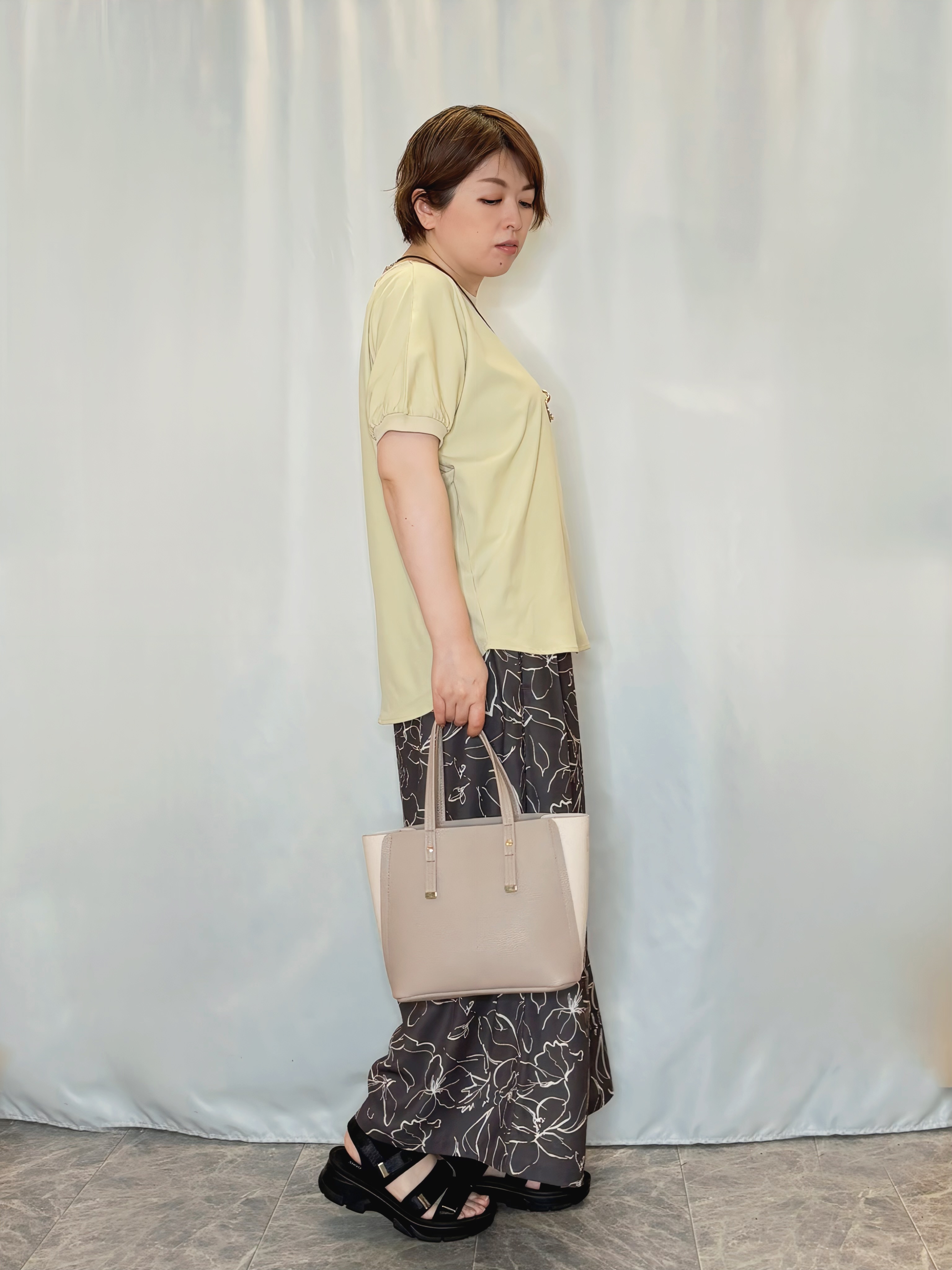 たみさんの「SHOO･LA･RUE｜【洗濯後しわになりにくい】インせず着られる さらっとタッチのドルマンブラウス」を使ったコーディネート