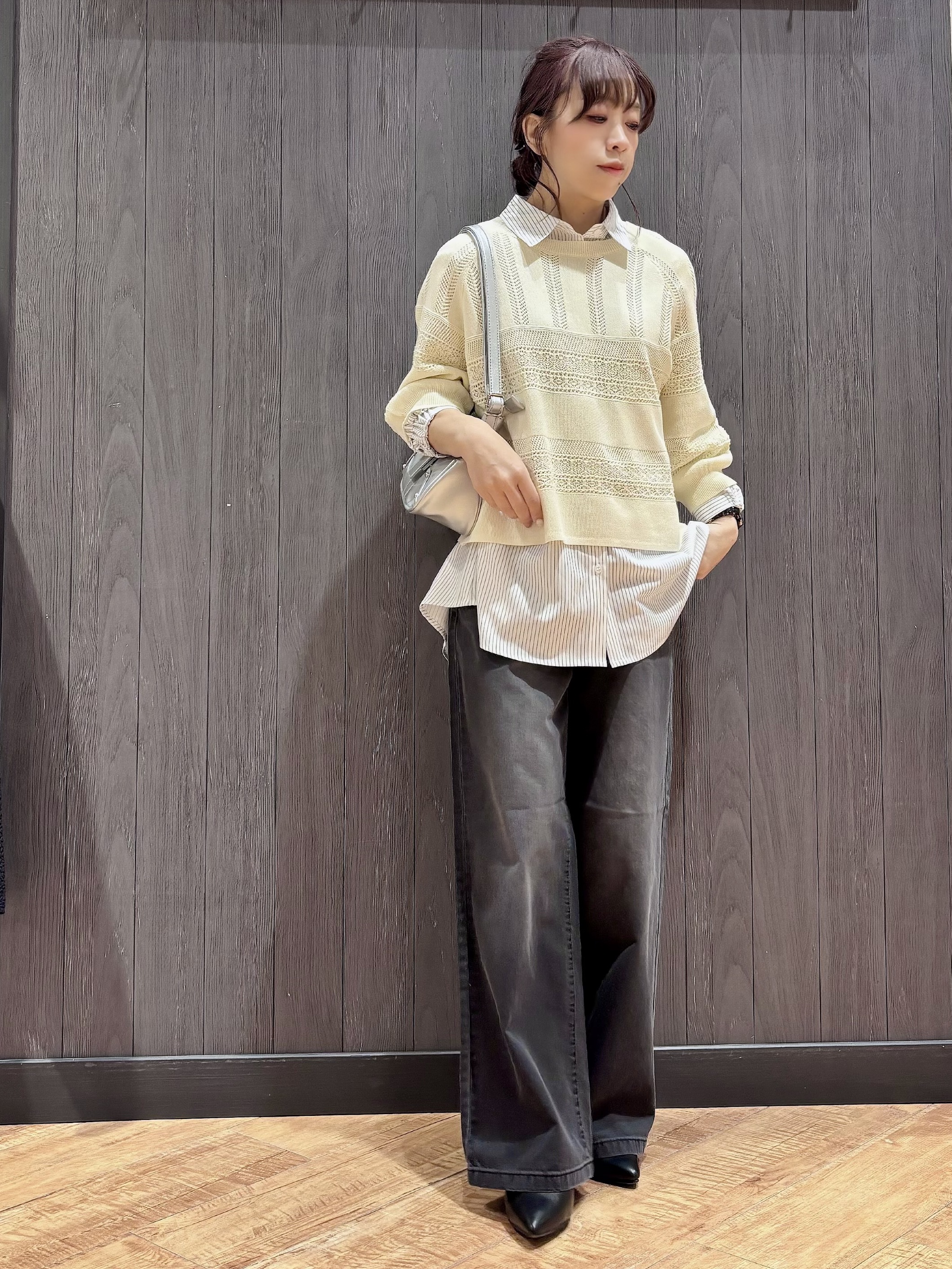 meiさんの「SHOO･LA･RUE｜【洗濯機可/S-LL】軽やかきれい見え 透かし柄ニット」を使ったコーディネート