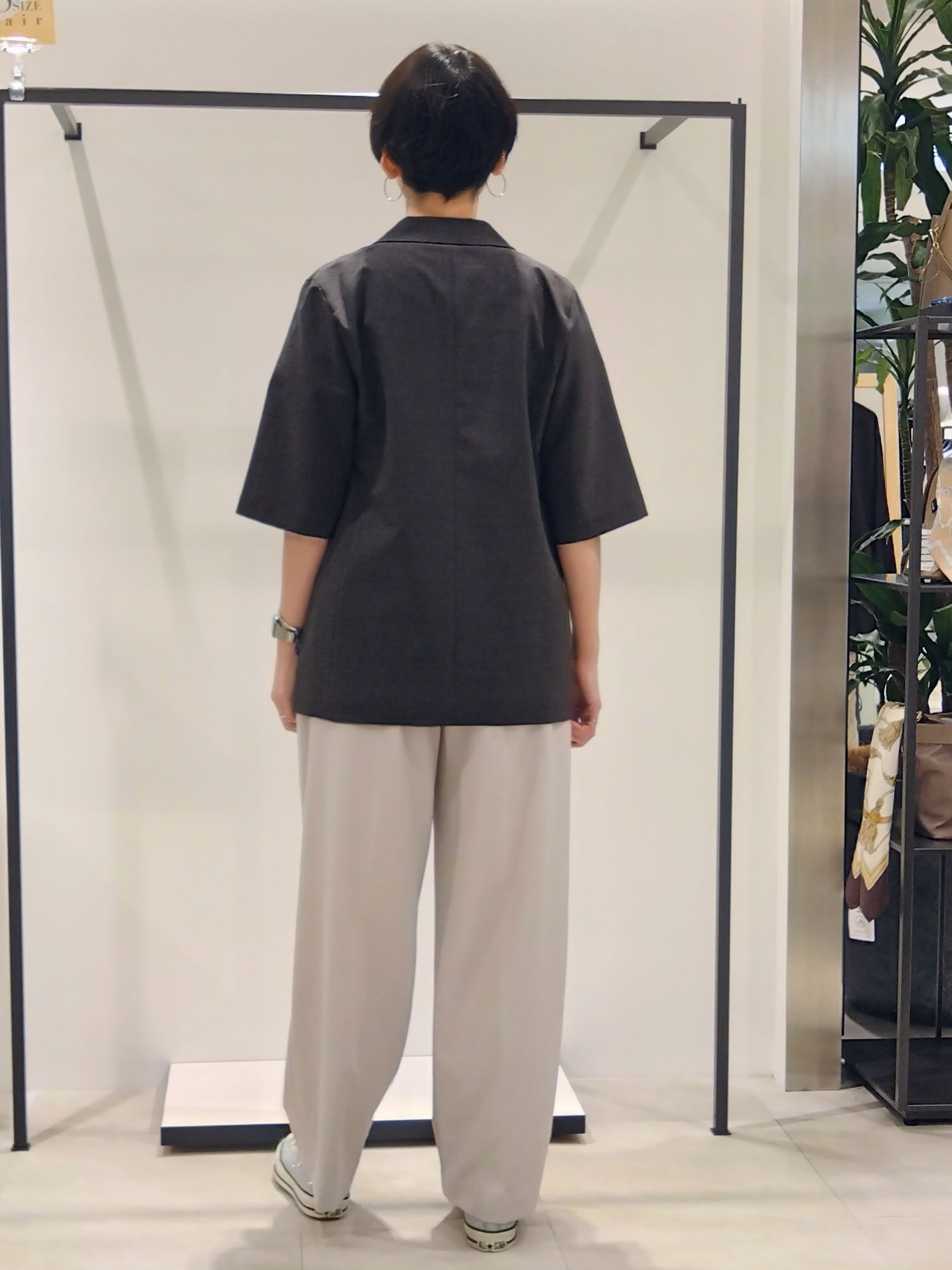 まちこさんの「UNTITLED｜【シワになりにくい/セットアップ可/接触冷感】ハーフスリーブジャケット」を使ったコーディネート