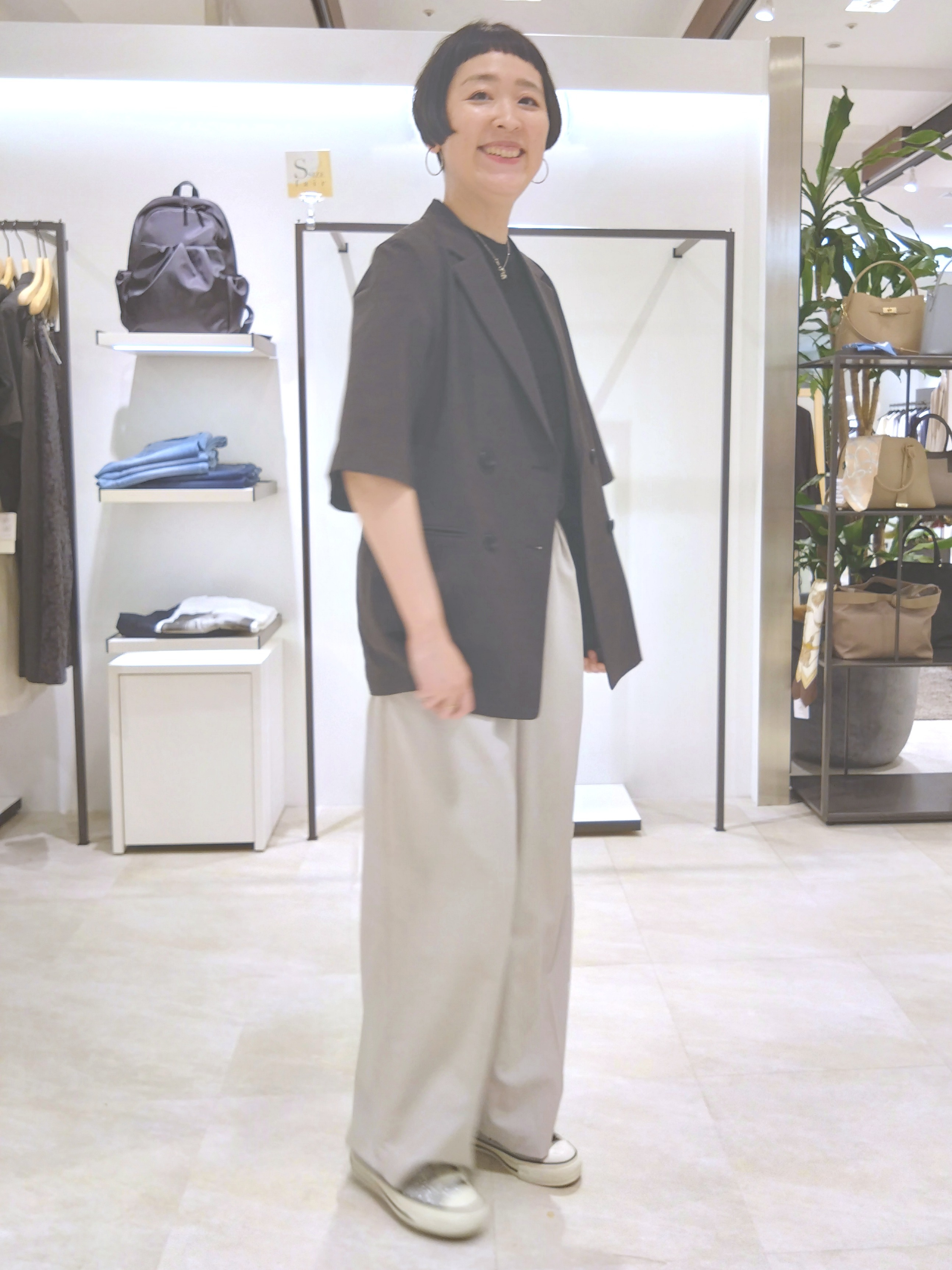 まちこさんの「UNTITLED｜【シワになりにくい/セットアップ可/接触冷感】ハーフスリーブジャケット」を使ったコーディネート