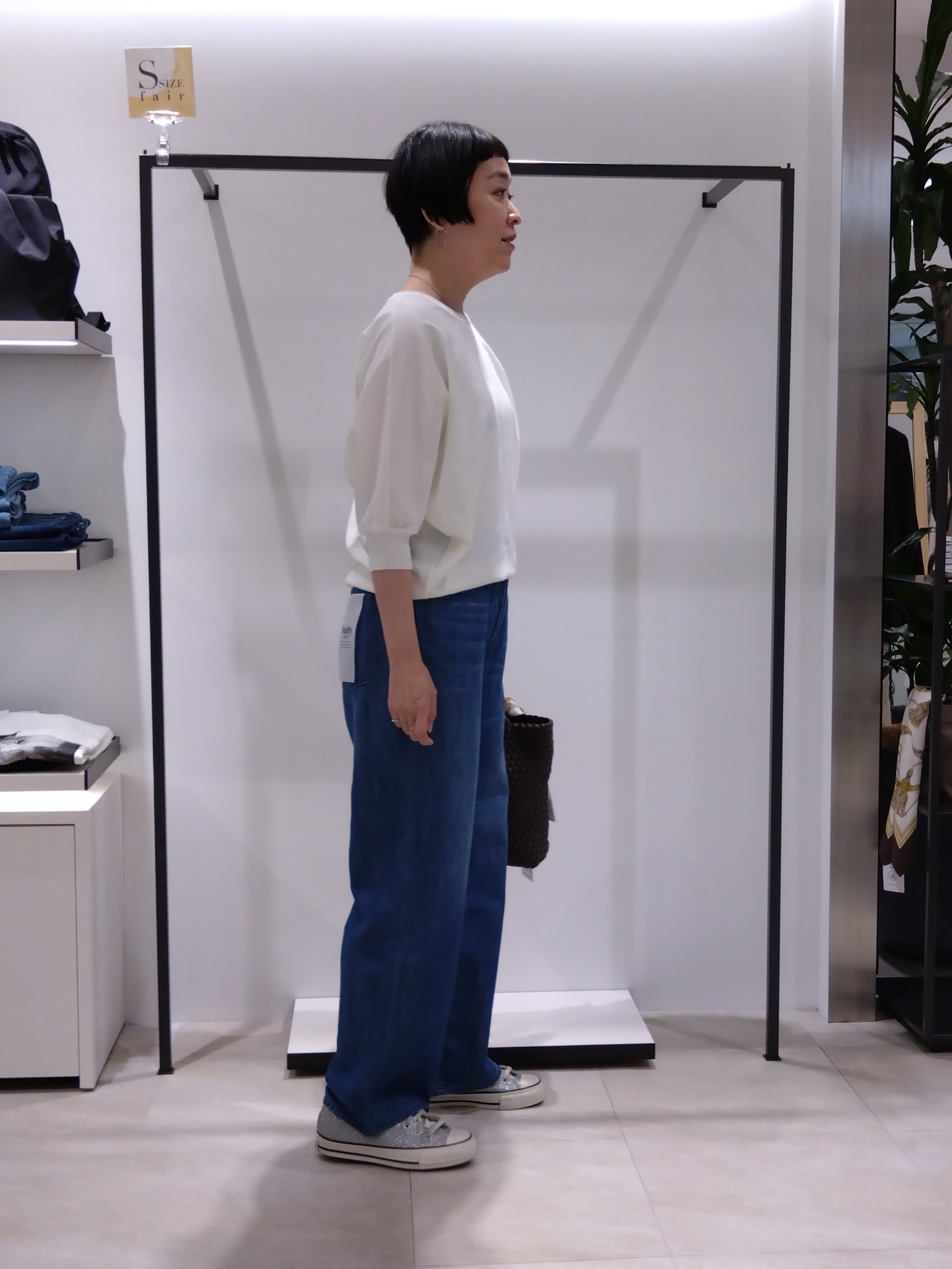 まちこさんの「UNTITLED｜【吸水速乾/UVカット】ドルマンスリーブブラウス」を使ったコーディネート