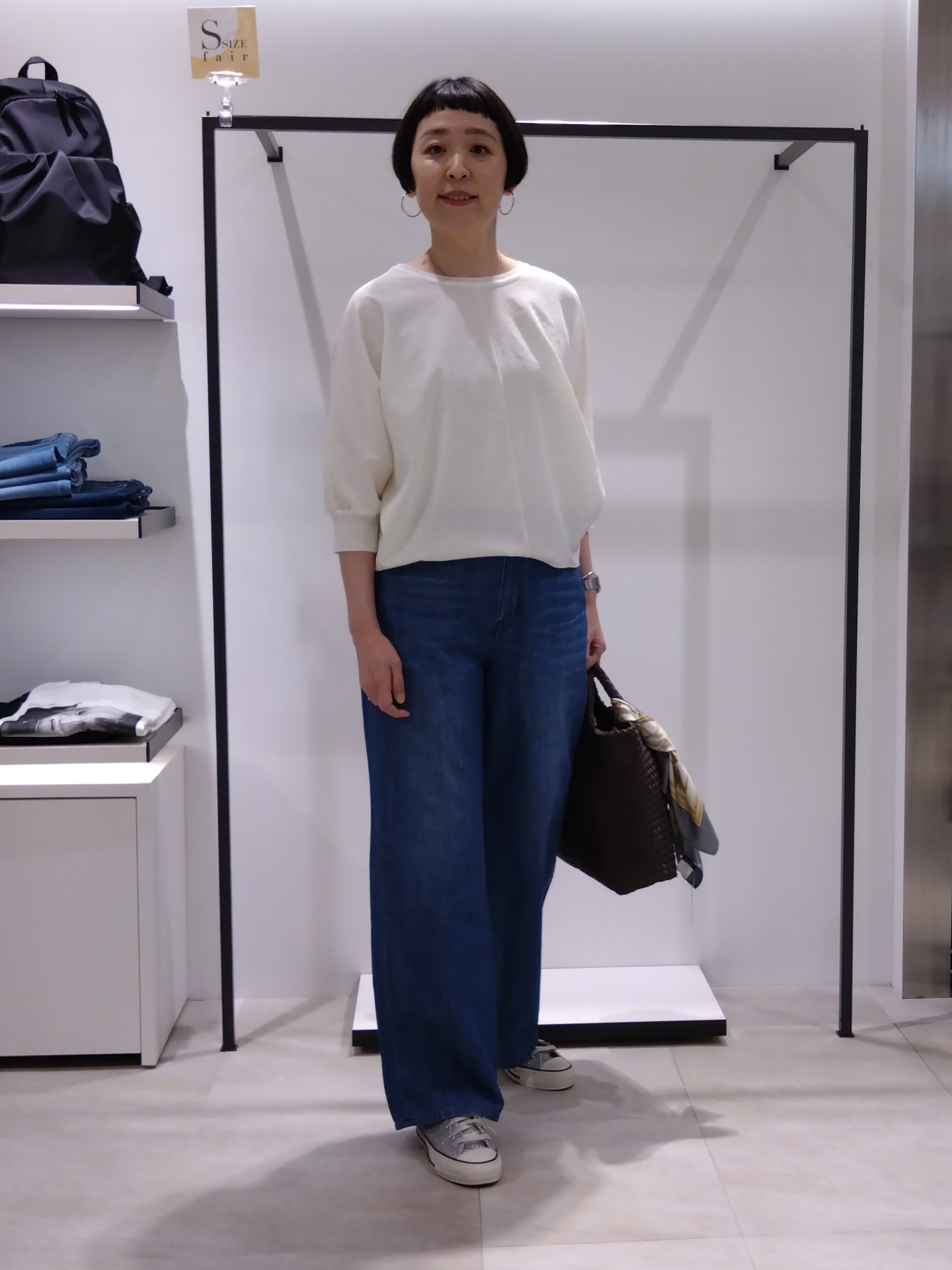 まちこさんの「UNTITLED｜【吸水速乾/UVカット】ドルマンスリーブブラウス」を使ったコーディネート