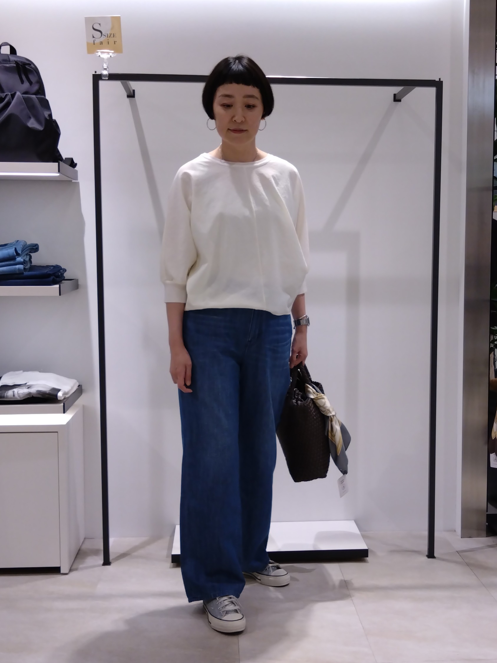 まちこさんの「UNTITLED｜【吸水速乾/UVカット】ドルマンスリーブブラウス」を使ったコーディネート