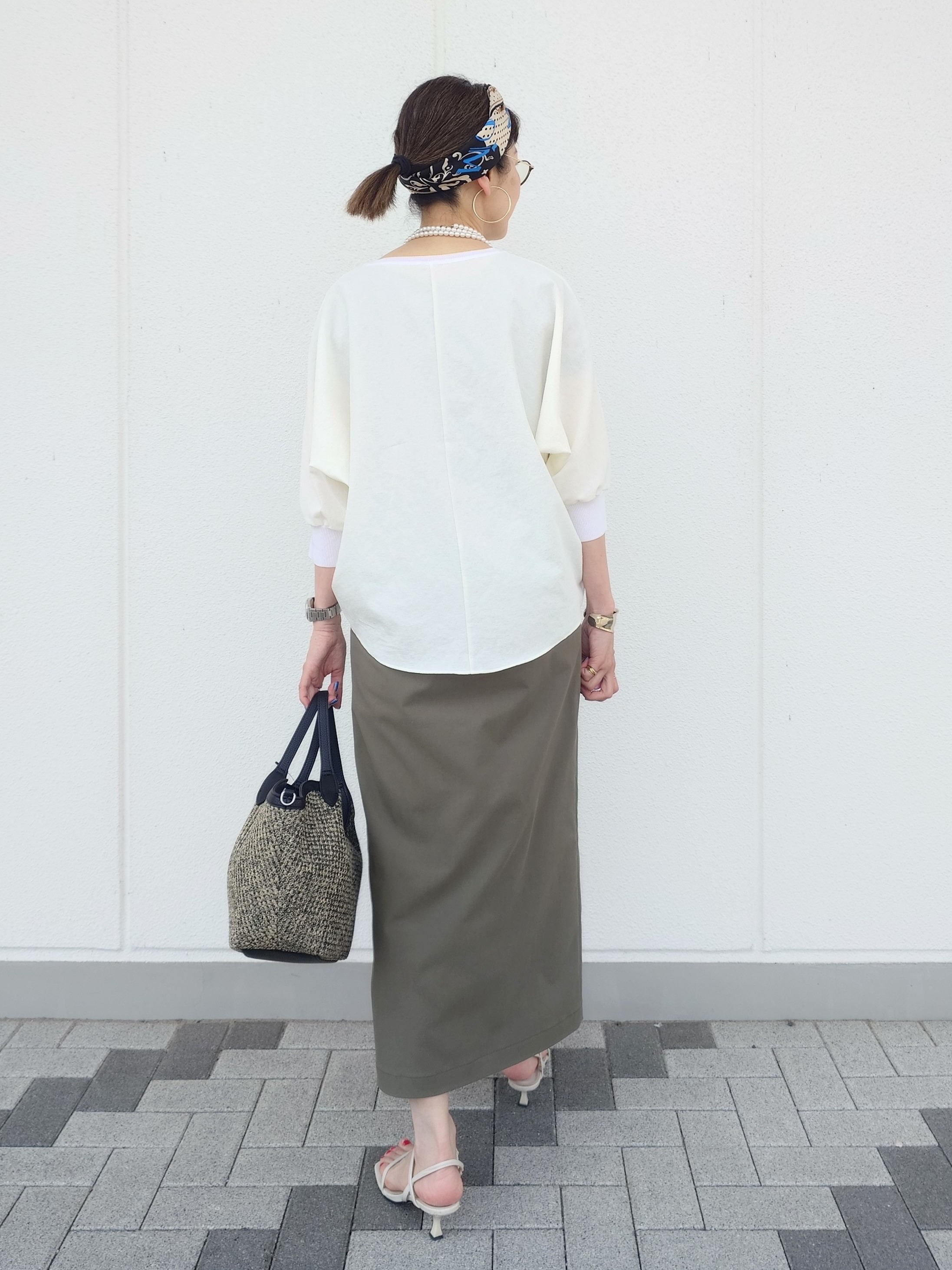 MUTSUKOさんの「UNTITLED｜【吸水速乾/UVカット】ドルマンスリーブブラウス」を使ったコーディネート