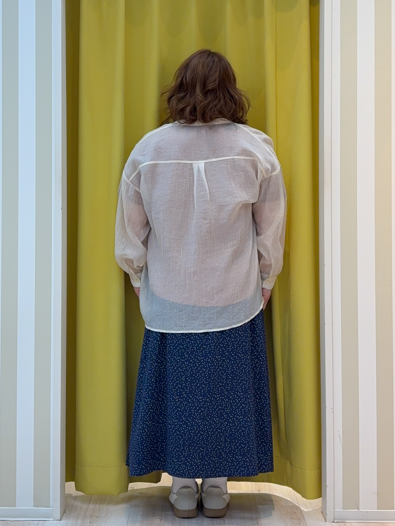 kotoさんさんの「SHOO･LA･RUE｜【S-LL】大人のシアー感 風合い楽しむバンドカラーシャツ」を使ったコーディネート