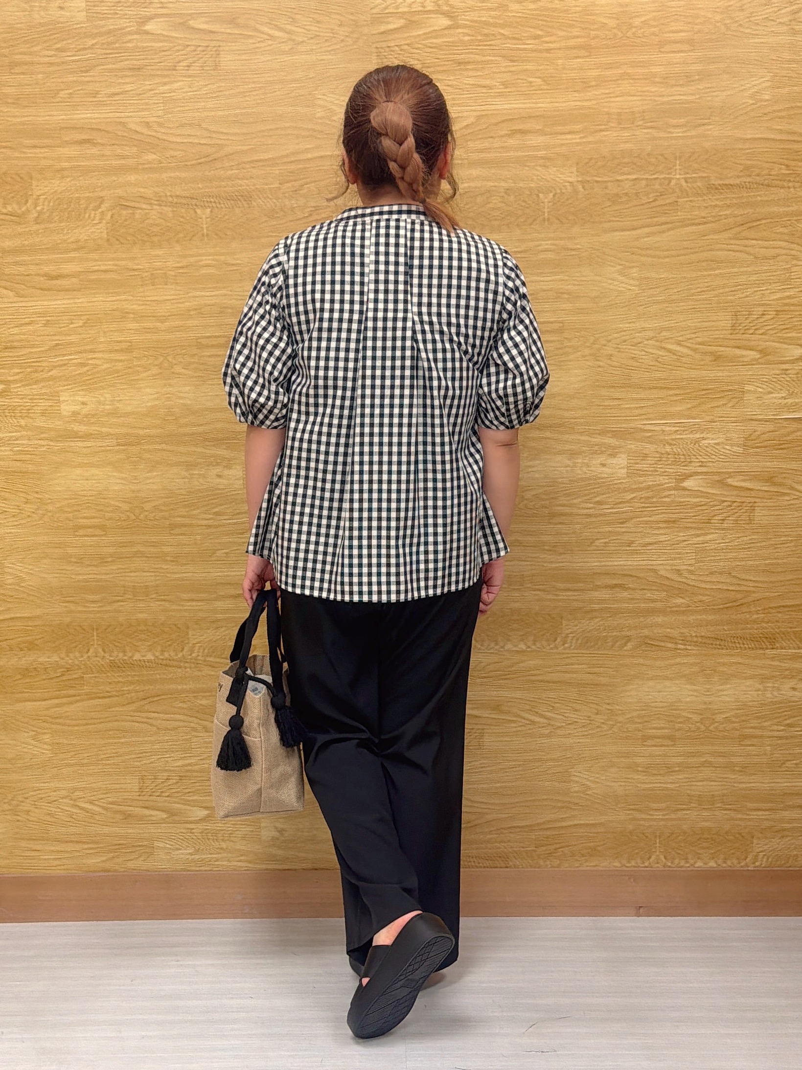 ぁむさんの「SHOO･LA･RUE｜【高レビュー/洗濯後しわになりにくい/インせず着られる】自然に体型カバー 麻調ペプラムブラウス」を使ったコーディネート