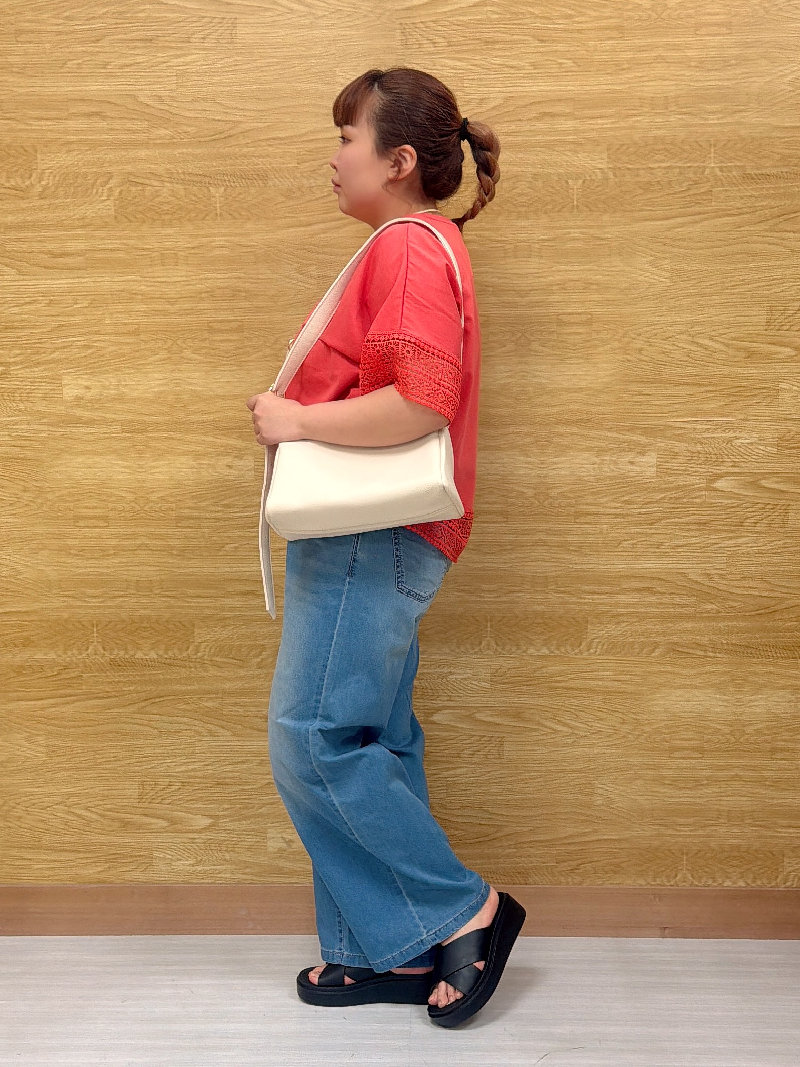 ぁむさんの「SHOO･LA･RUE｜【洗濯機可/体型カバー/S-LL】レース使いがポイント デザインTシャツ」を使ったコーディネート