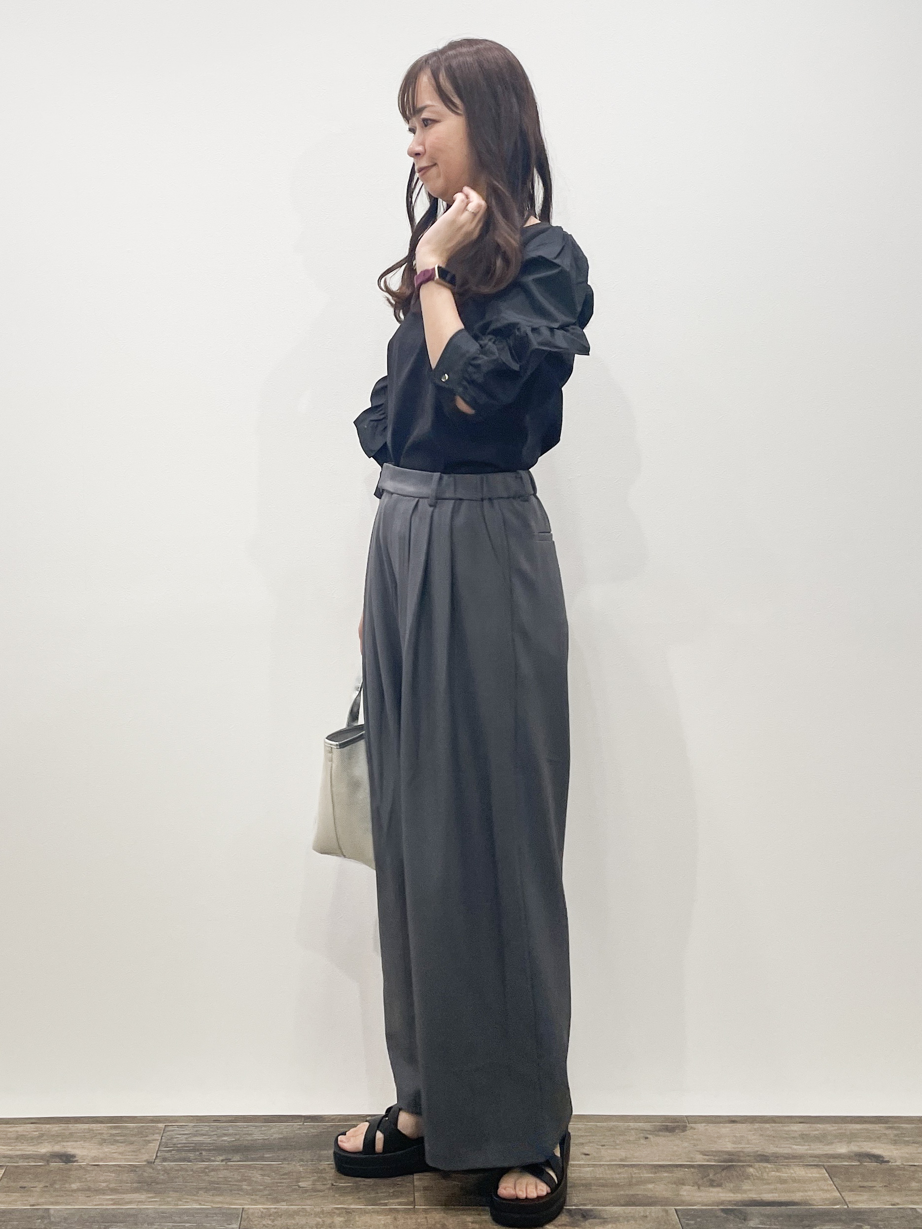 Aikoさんの「OPAQUE.CLIP｜フリルスリーブドッキングポンチトップス【洗濯機OK】」を使ったコーディネート