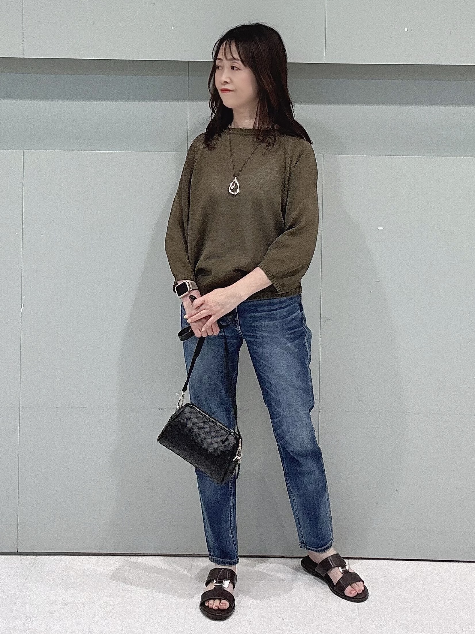 makiさんの「UNTITLED｜【洗える/ゆったり】クルーネックドライニット」を使ったコーディネート