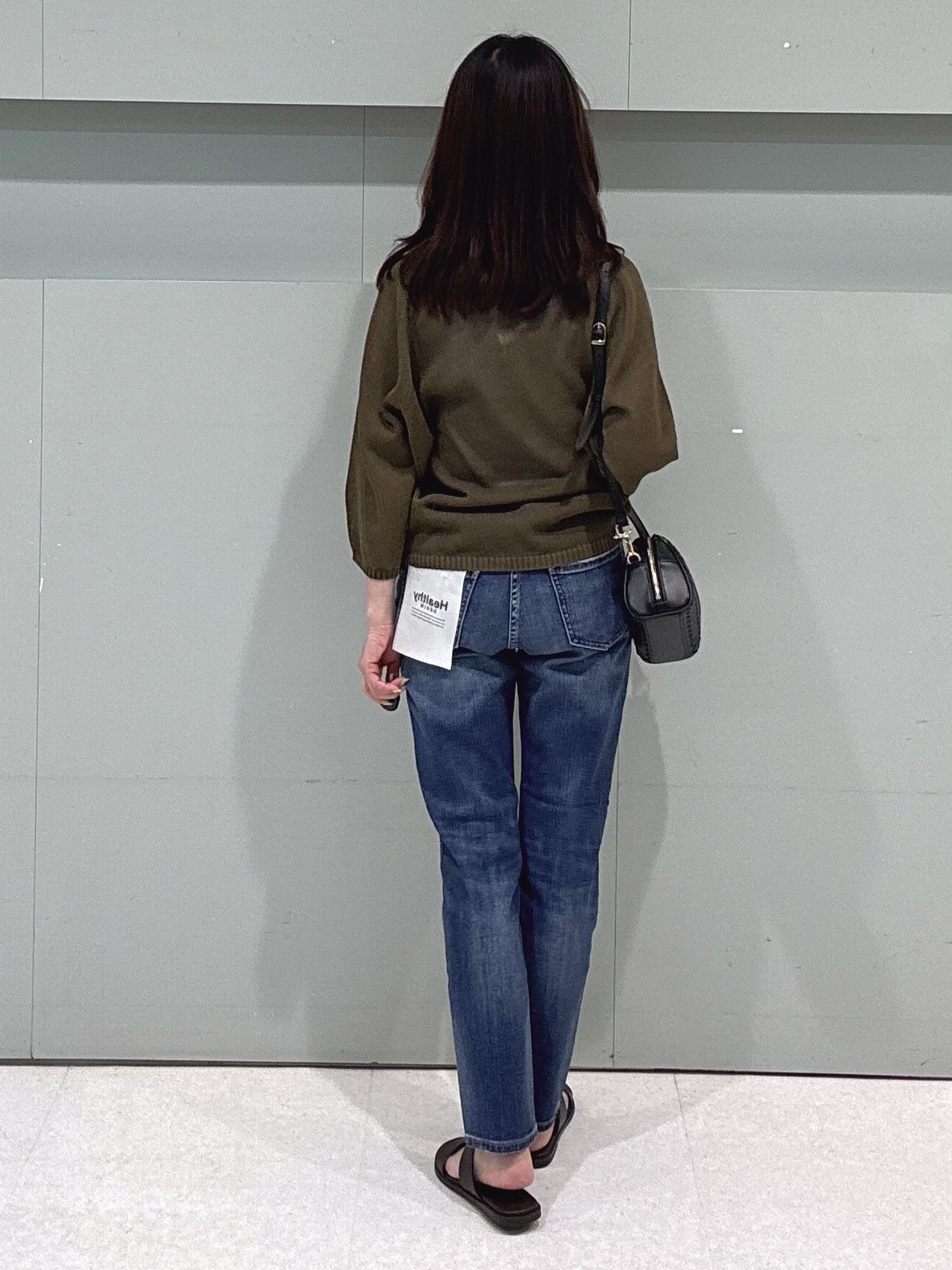makiさんの「UNTITLED｜【洗える/ゆったり】クルーネックドライニット」を使ったコーディネート