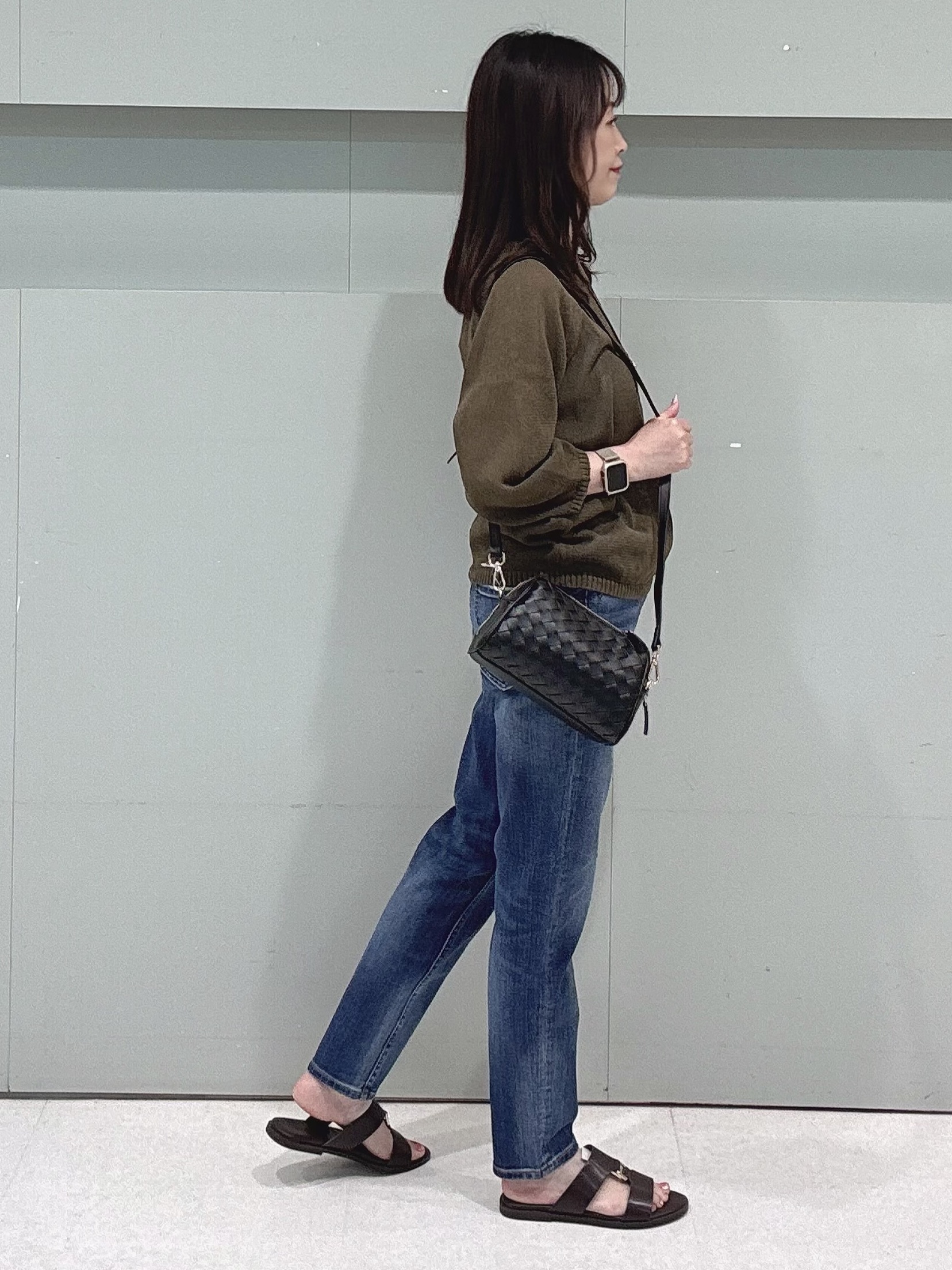 makiさんの「UNTITLED｜【洗える/ゆったり】クルーネックドライニット」を使ったコーディネート