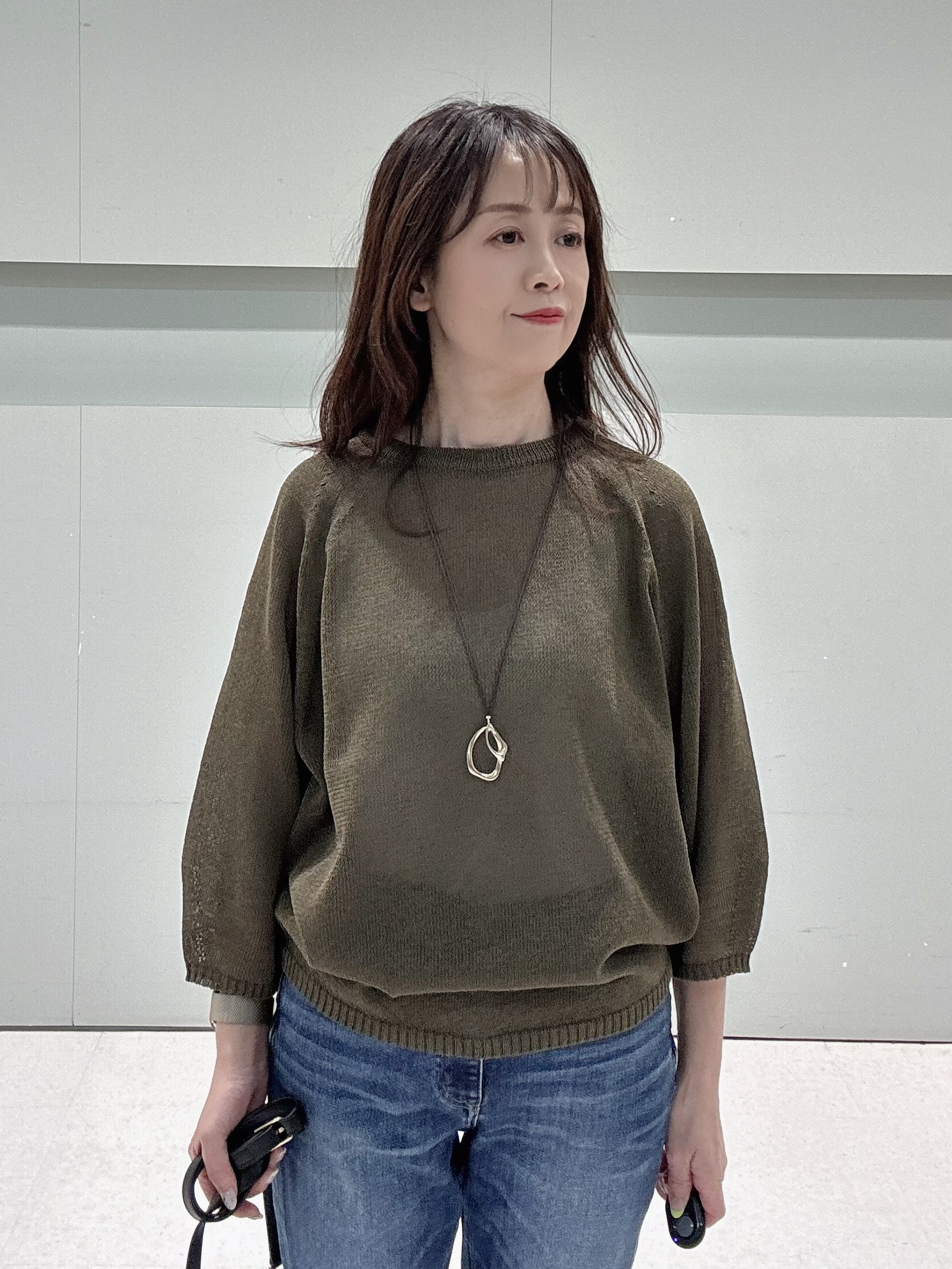 makiさんの「UNTITLED｜【洗える/ゆったり】クルーネックドライニット」を使ったコーディネート
