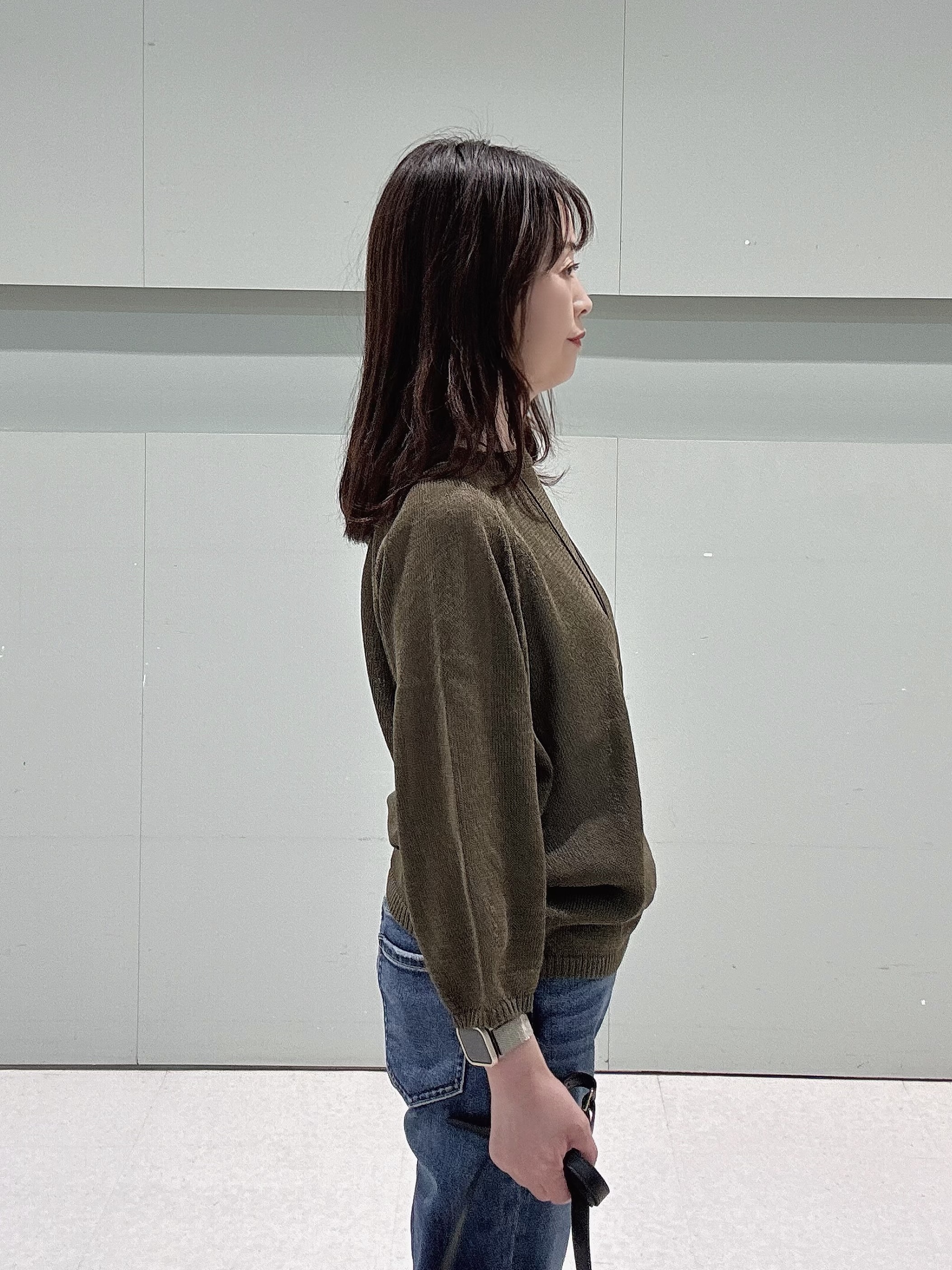makiさんの「UNTITLED｜【洗える/ゆったり】クルーネックドライニット」を使ったコーディネート