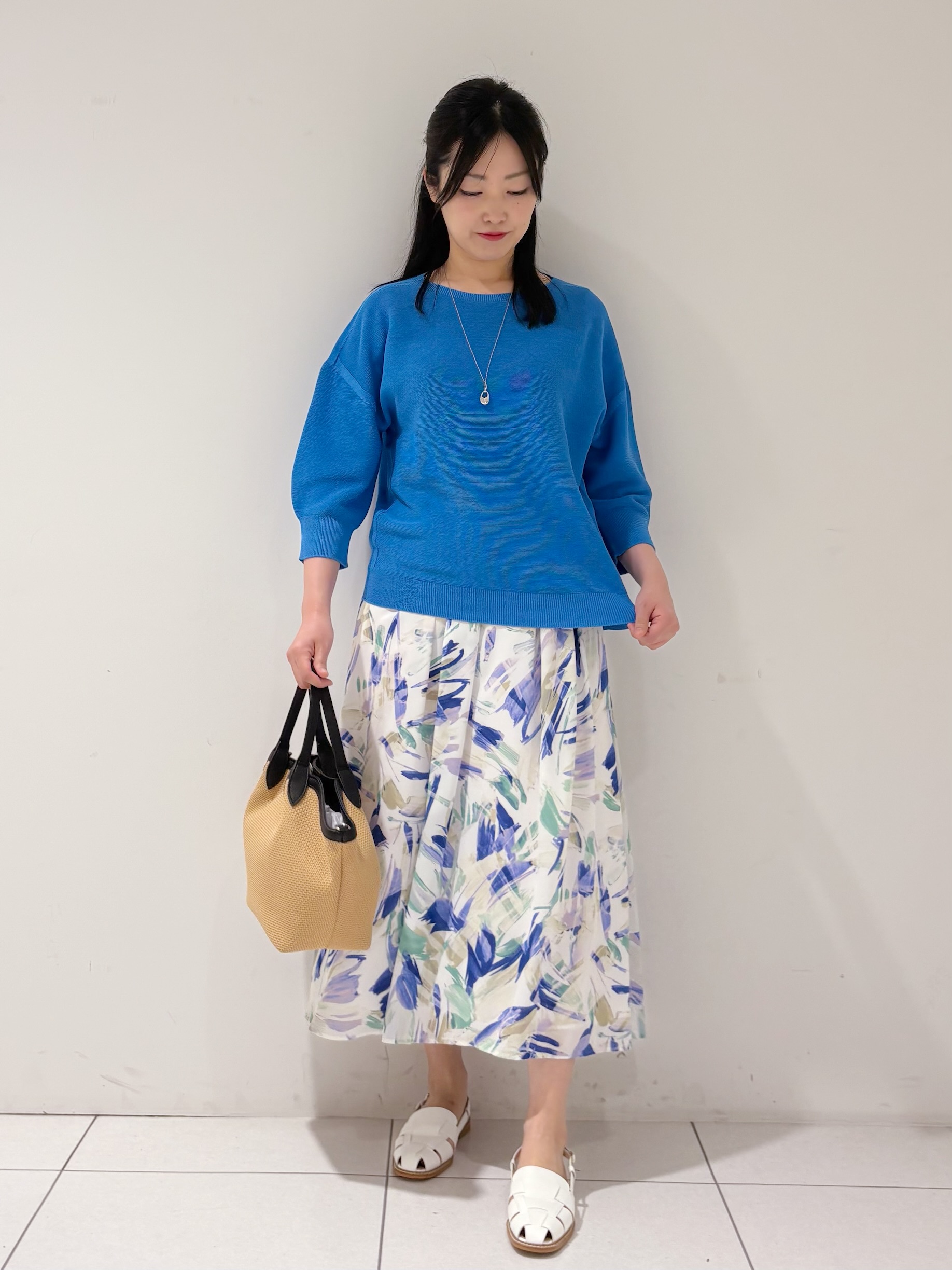 momokoさんの「INDIVI｜【洗える／ドライタッチ／和紙混】ガーター編みニット」を使ったコーディネート