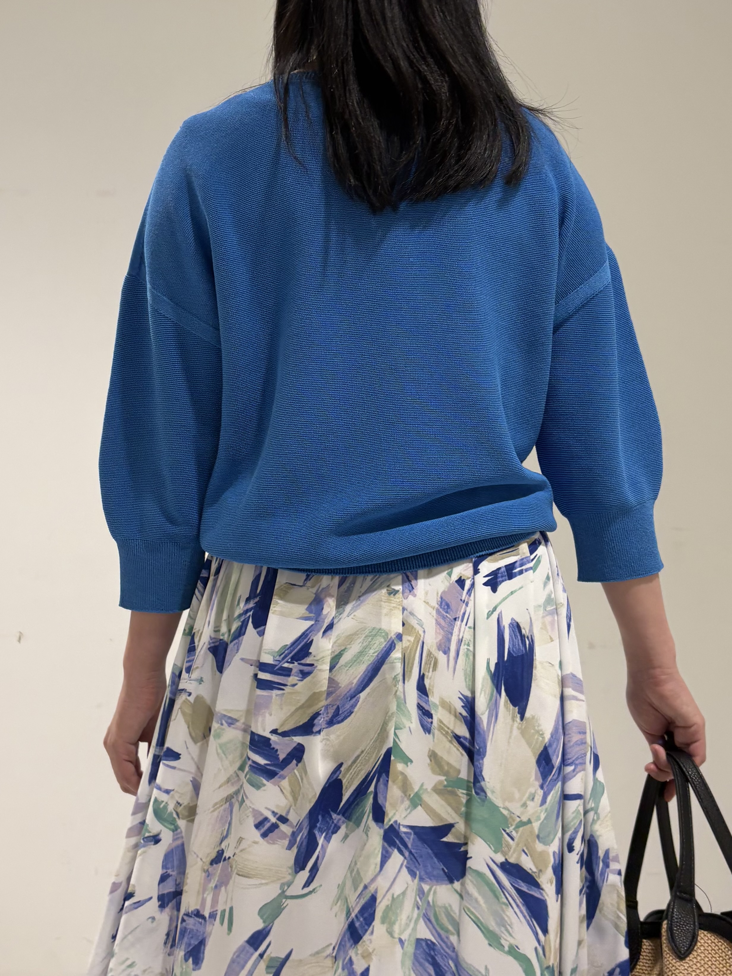 momokoさんの「INDIVI｜【洗える／ドライタッチ／和紙混】ガーター編みニット」を使ったコーディネート