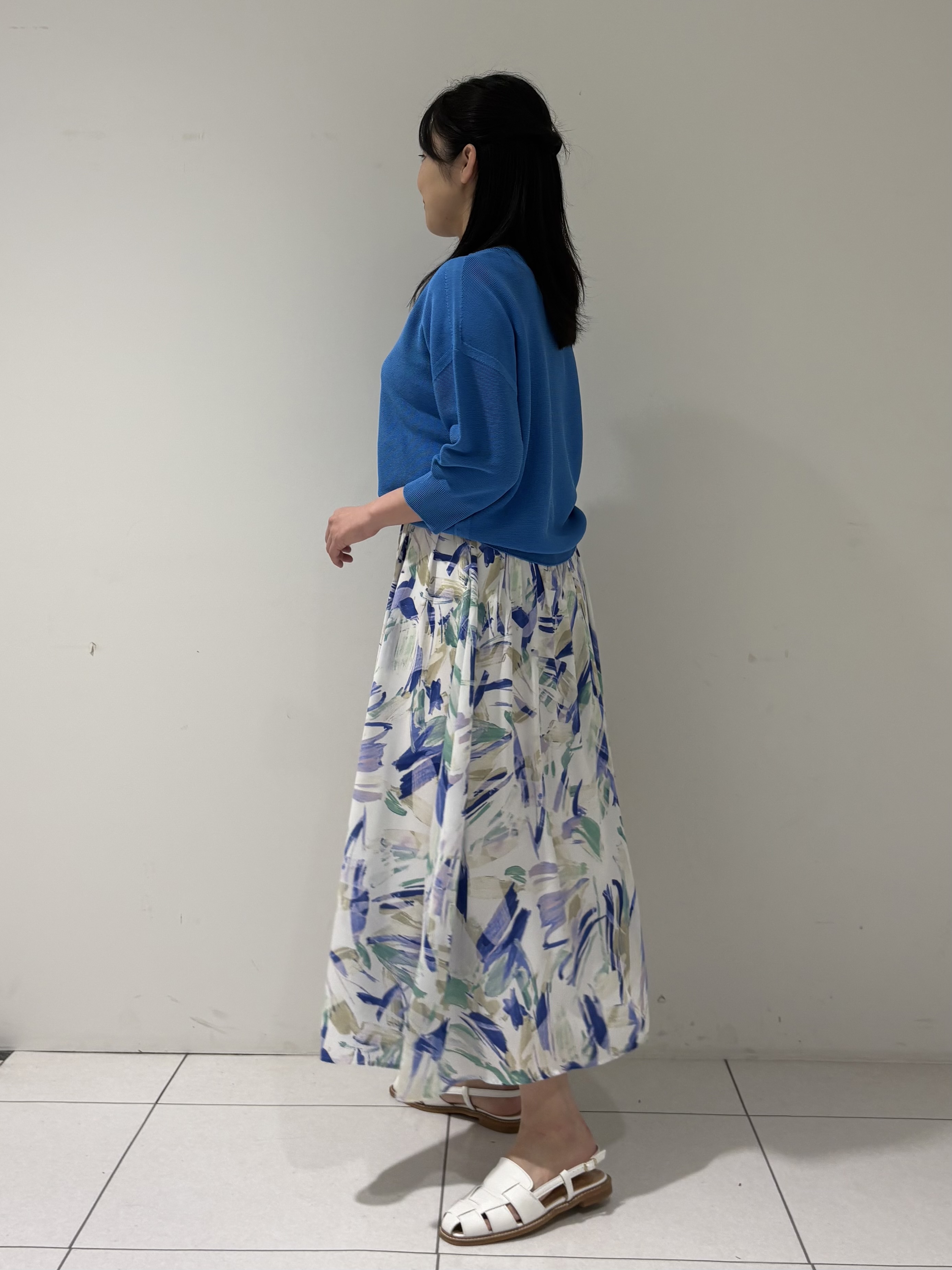momokoさんの「INDIVI｜【洗える／ドライタッチ／和紙混】ガーター編みニット」を使ったコーディネート