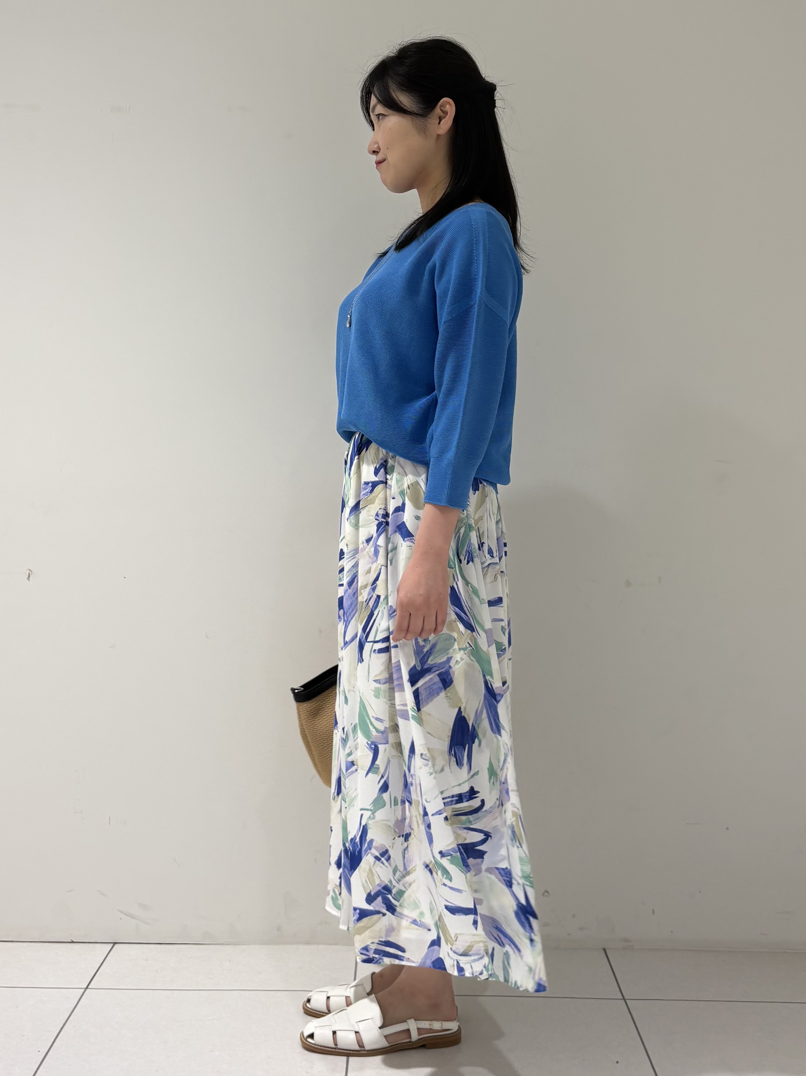 momokoさんの「INDIVI｜【洗える／ドライタッチ／和紙混】ガーター編みニット」を使ったコーディネート