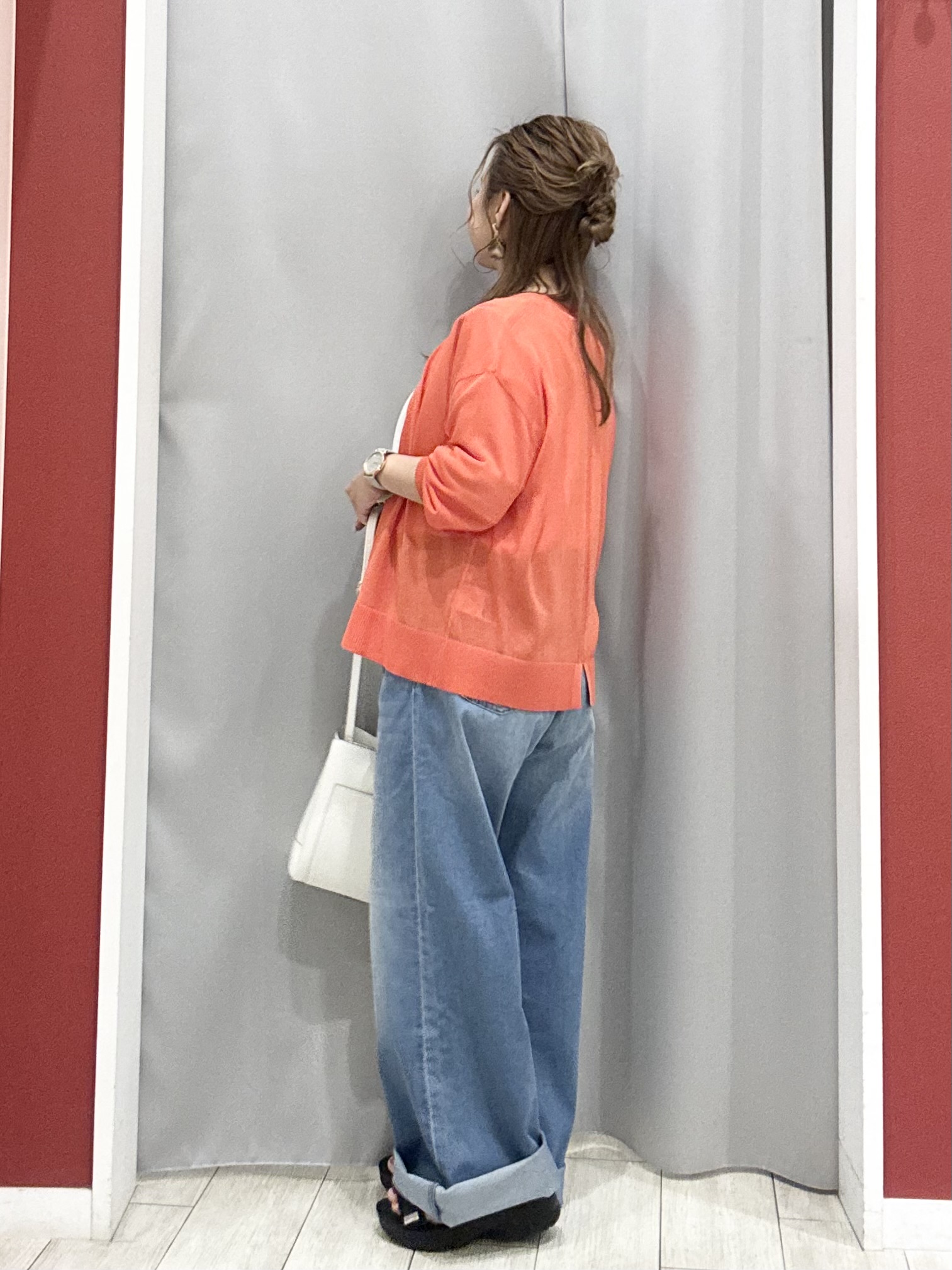 shioさんの「SHOO･LA･RUE｜【洗濯機可/S-LL】オンにもオフにも マルチに使えるボタンレスカーディガン」を使ったコーディネート