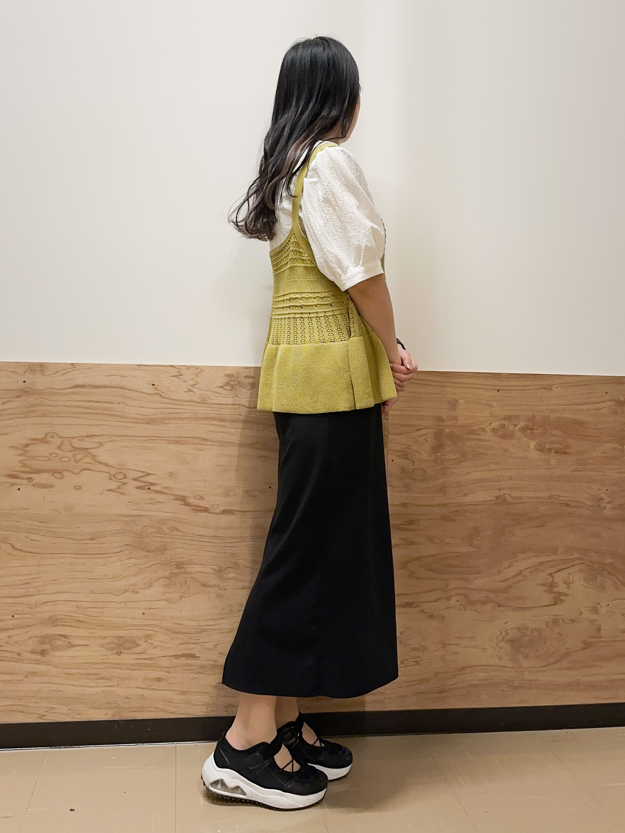 すーさんの「grove｜【2点SET】着るだけで完成、透かし編みニットビスチェ&times;ブラウス」を使ったコーディネート