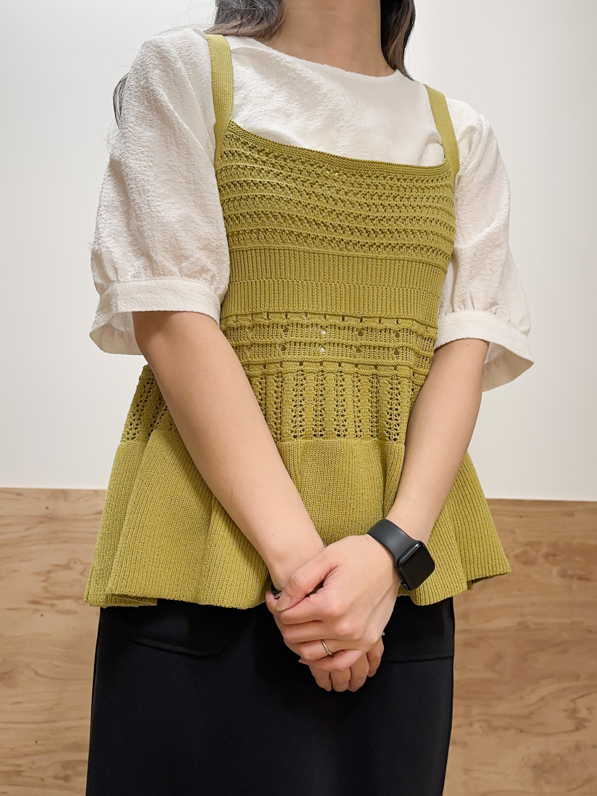 すーさんの「grove｜【2点SET】着るだけで完成、透かし編みニットビスチェ&times;ブラウス」を使ったコーディネート