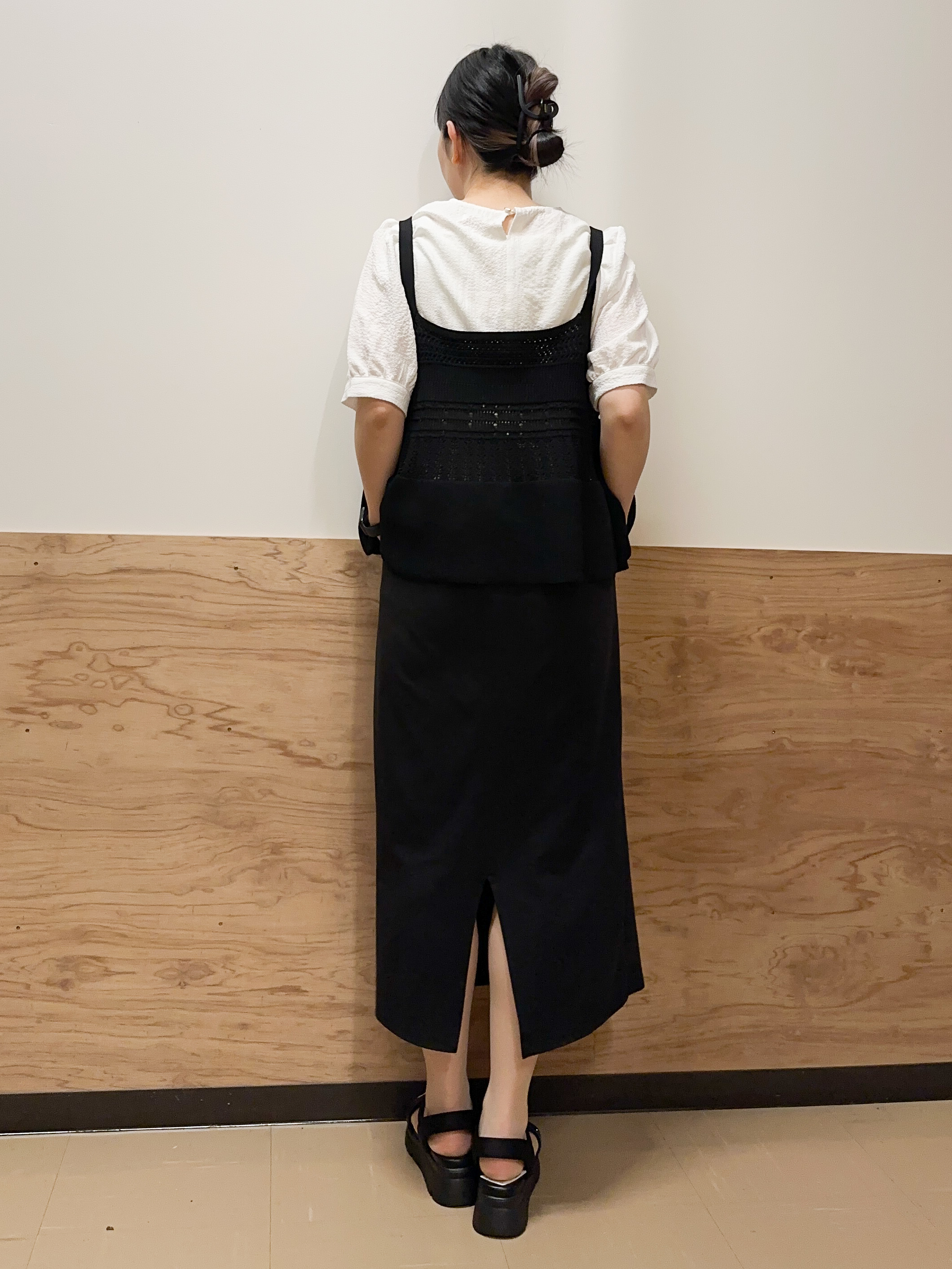 すーさんの「grove｜【2点SET】着るだけで完成、透かし編みニットビスチェ&times;ブラウス」を使ったコーディネート