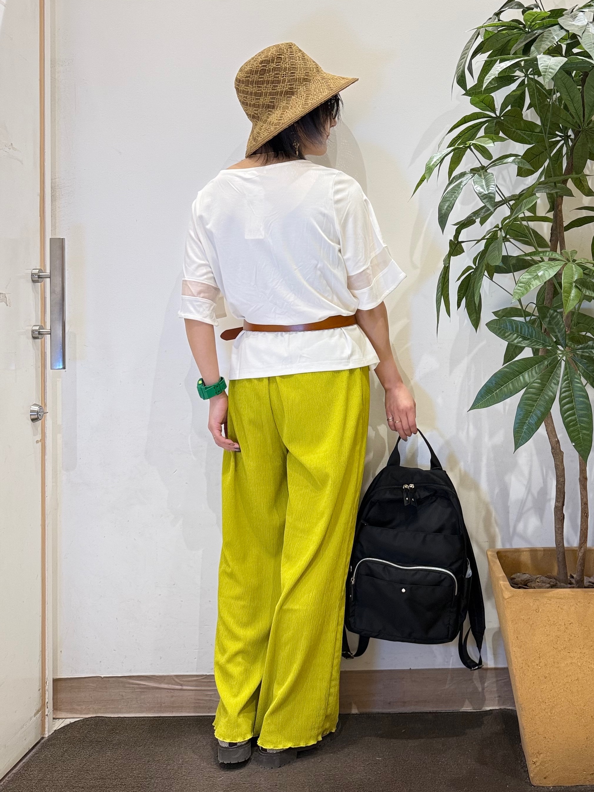 misakiさんの「SHOO･LA･RUE｜【洗濯機後しわになりにくい/S-LL】お袖のシアーで抜け感プラス 二の腕隠せるフレアスリーブトップス」を使ったコーディネート