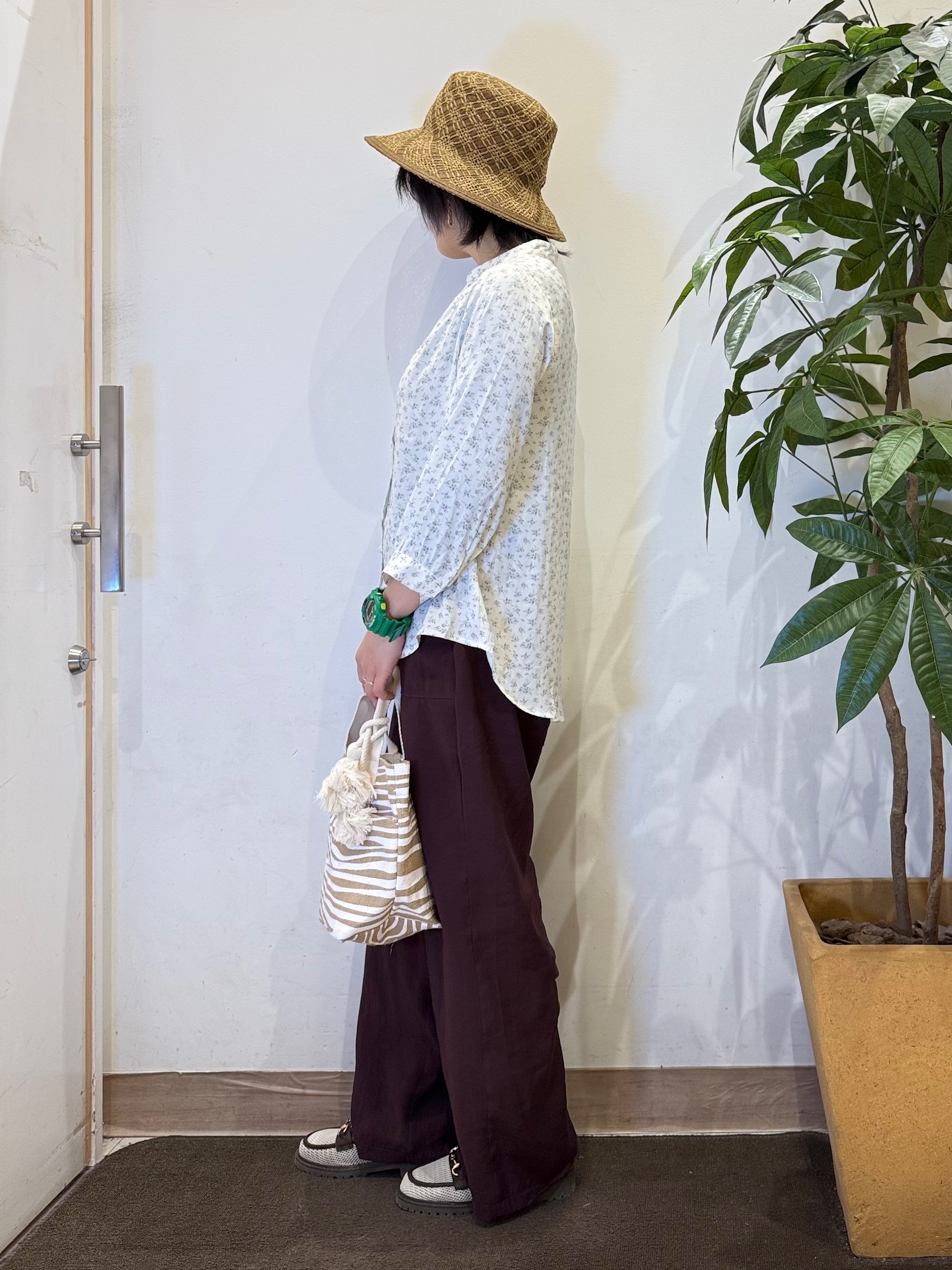 misakiさんの「SHOO･LA･RUE｜【S-LL/7分袖】首元をすっきり魅せる　大人の上品サテンブラウス」を使ったコーディネート