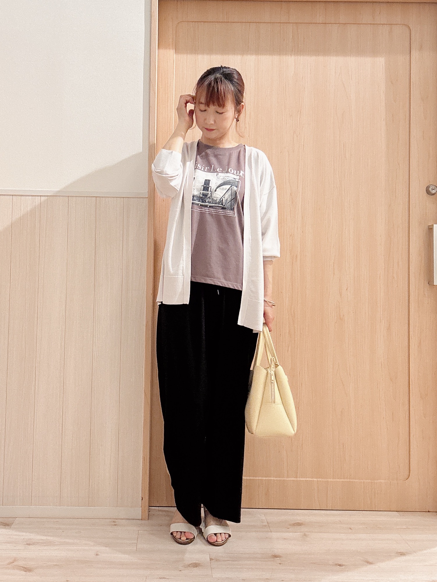 モカさんの「SHOO･LA･RUE｜【洗濯機可/UV】さらっとしたタッチが心地よい ミドルカーディガン」を使ったコーディネート