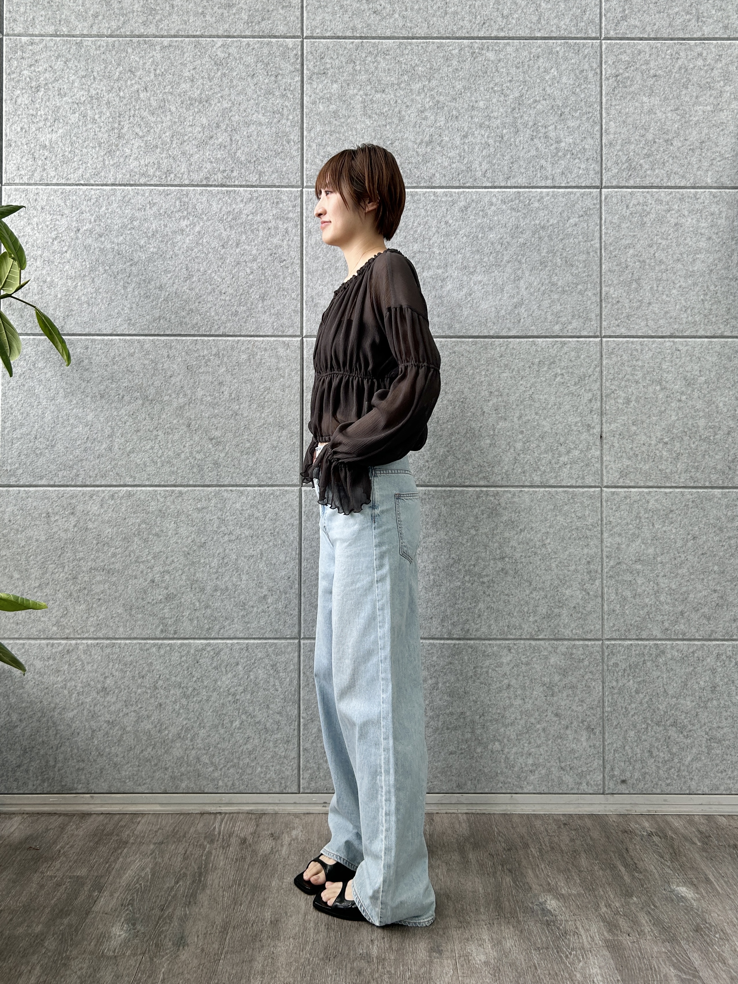 harunaさんの「CODE A｜off－shoulder blouse」を使ったコーディネート