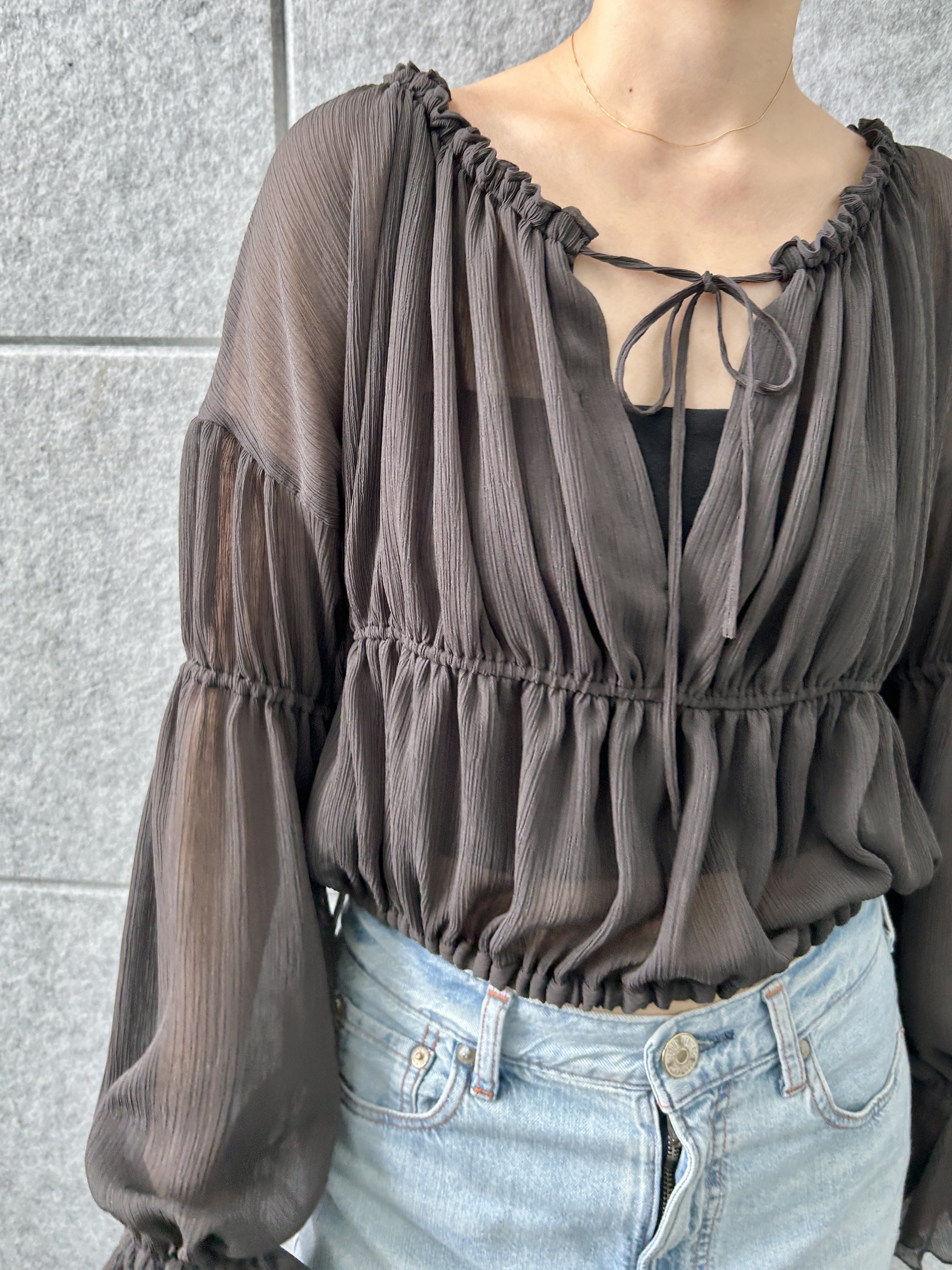 harunaさんの「CODE A｜off－shoulder blouse」を使ったコーディネート