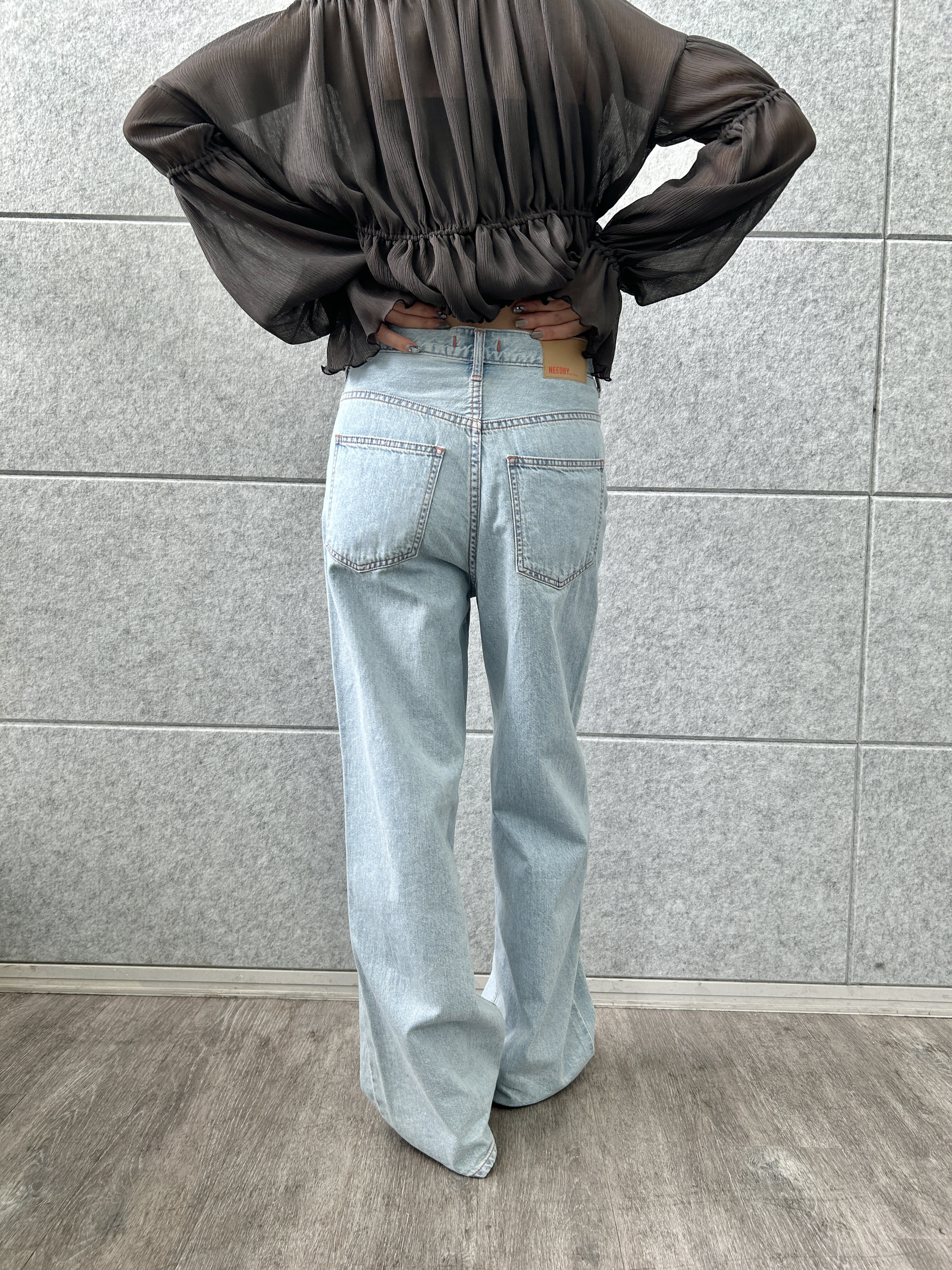 harunaさんの「CODE A｜off－shoulder blouse」を使ったコーディネート