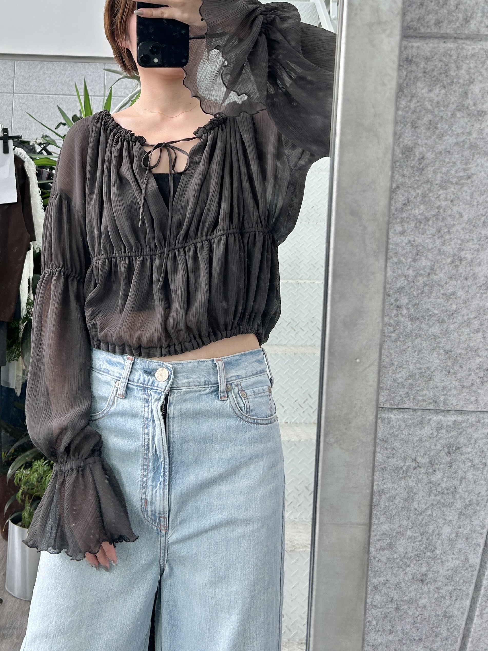 harunaさんの「CODE A｜off－shoulder blouse」を使ったコーディネート