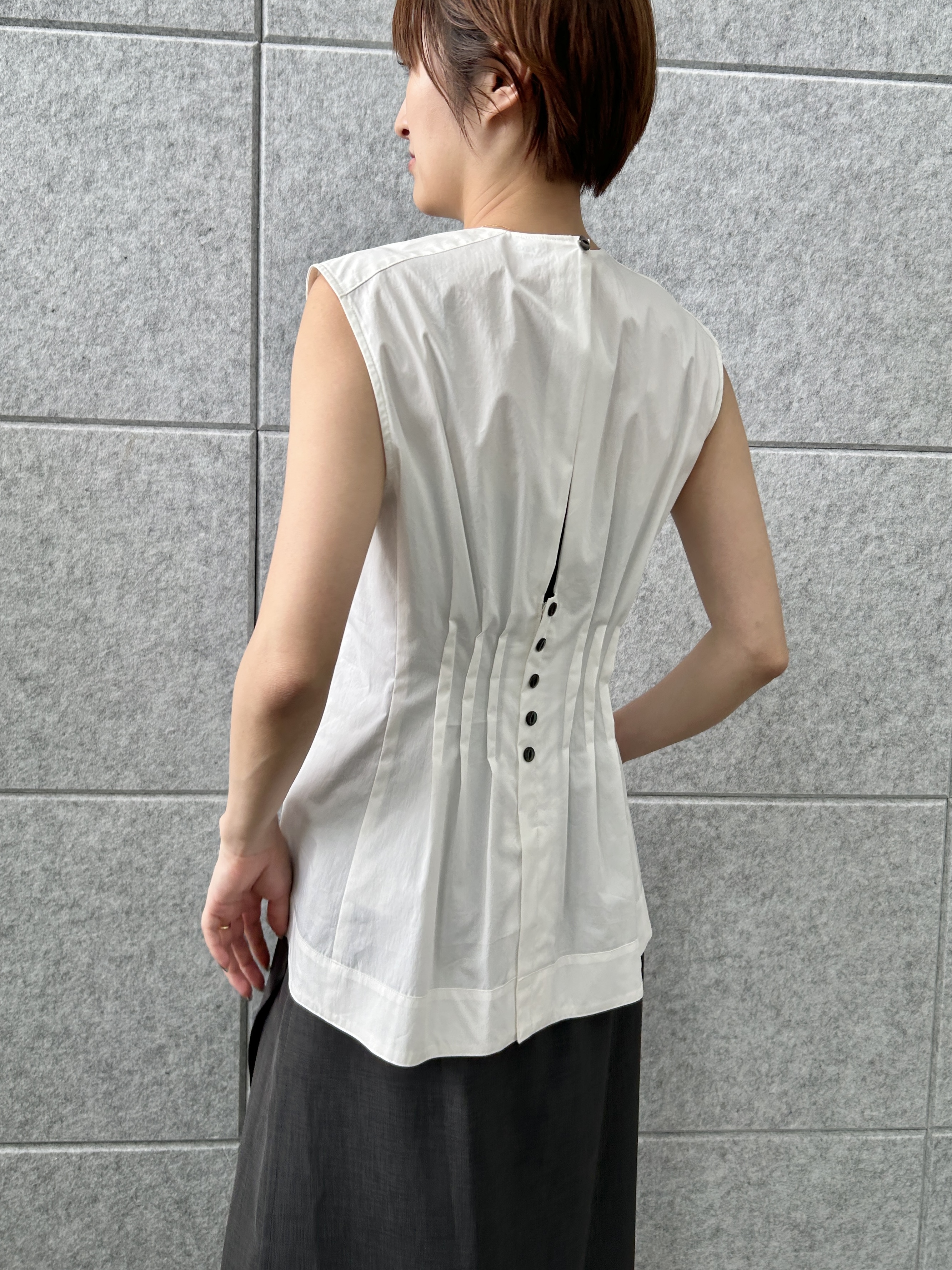 harunaさんの「CODE A｜back tack blouse」を使ったコーディネート