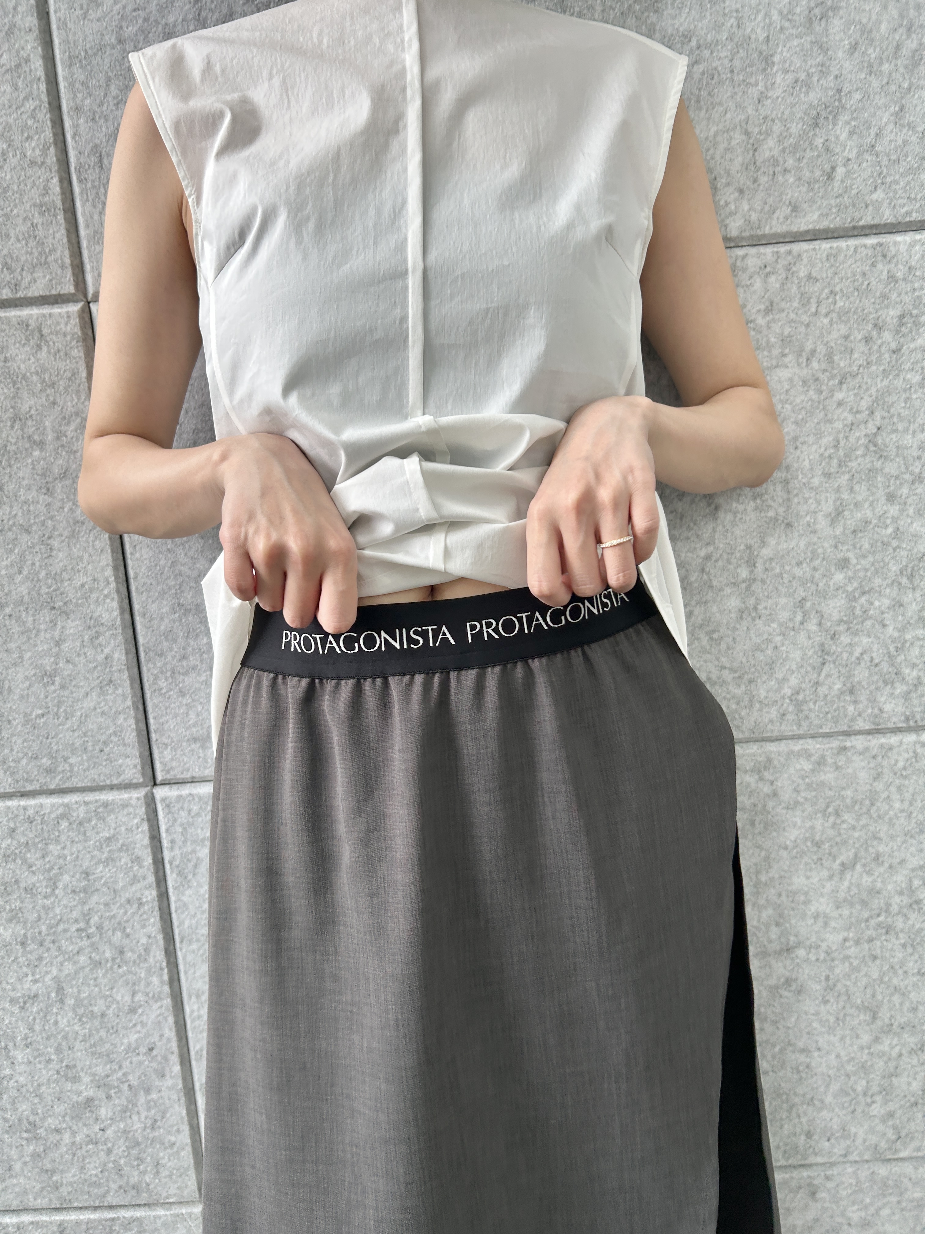 harunaさんの「CODE A｜back tack blouse」を使ったコーディネート