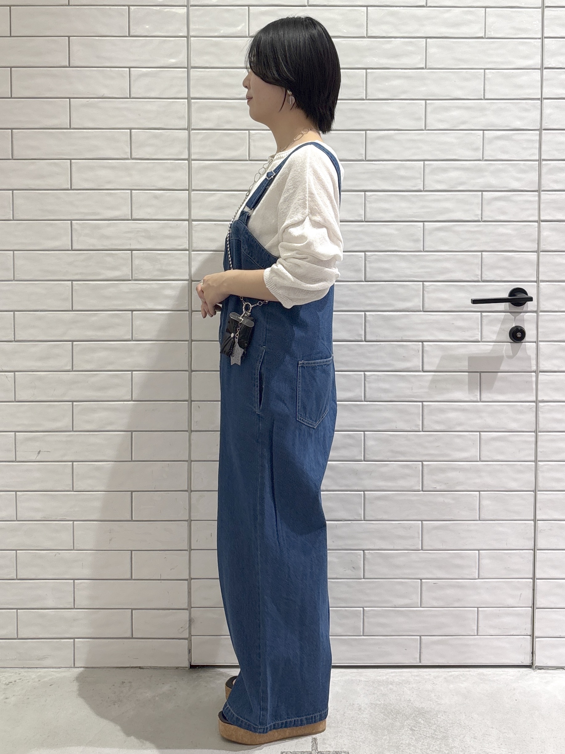 ayumiさんの「OPAQUE.CLIP｜デニムサロペット【洗濯機ＯＫ】」を使ったコーディネート