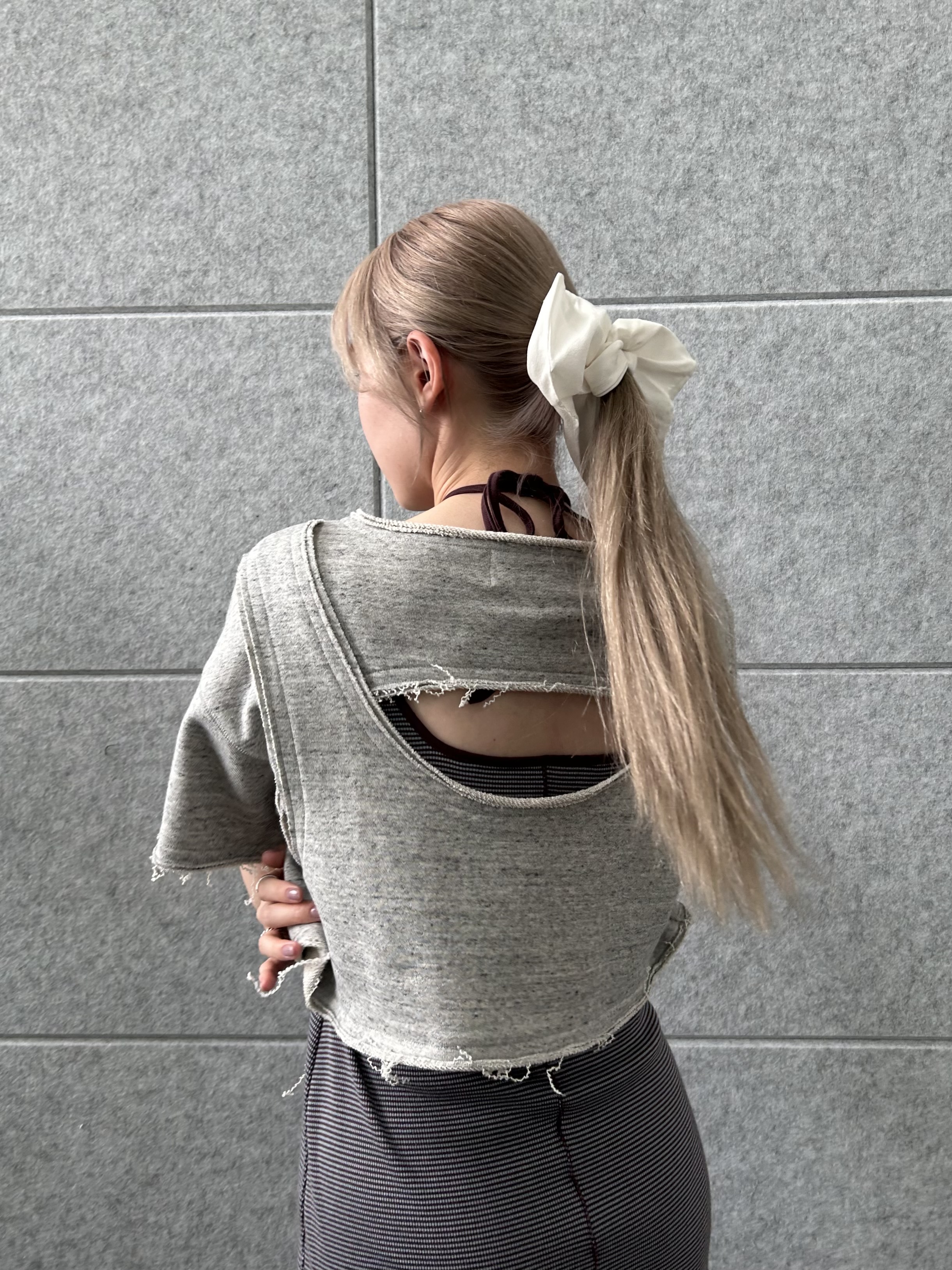 honoka Aさんの「CODE A｜back open half－sleeve sweat」を使ったコーディネート