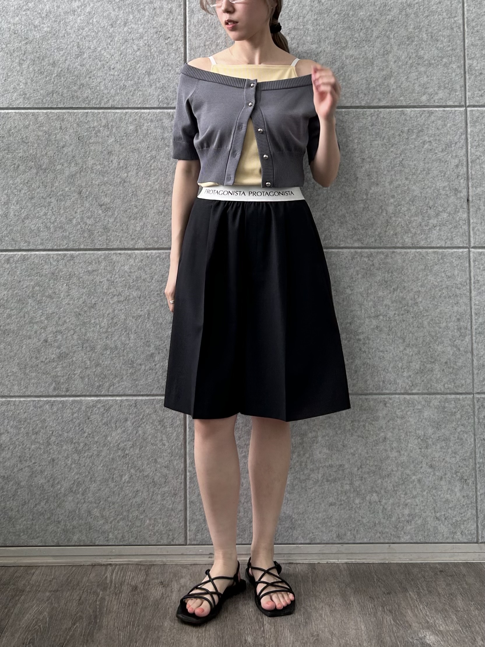 honoka Aさんの「CODE A｜design knit short cardigan」を使ったコーディネート