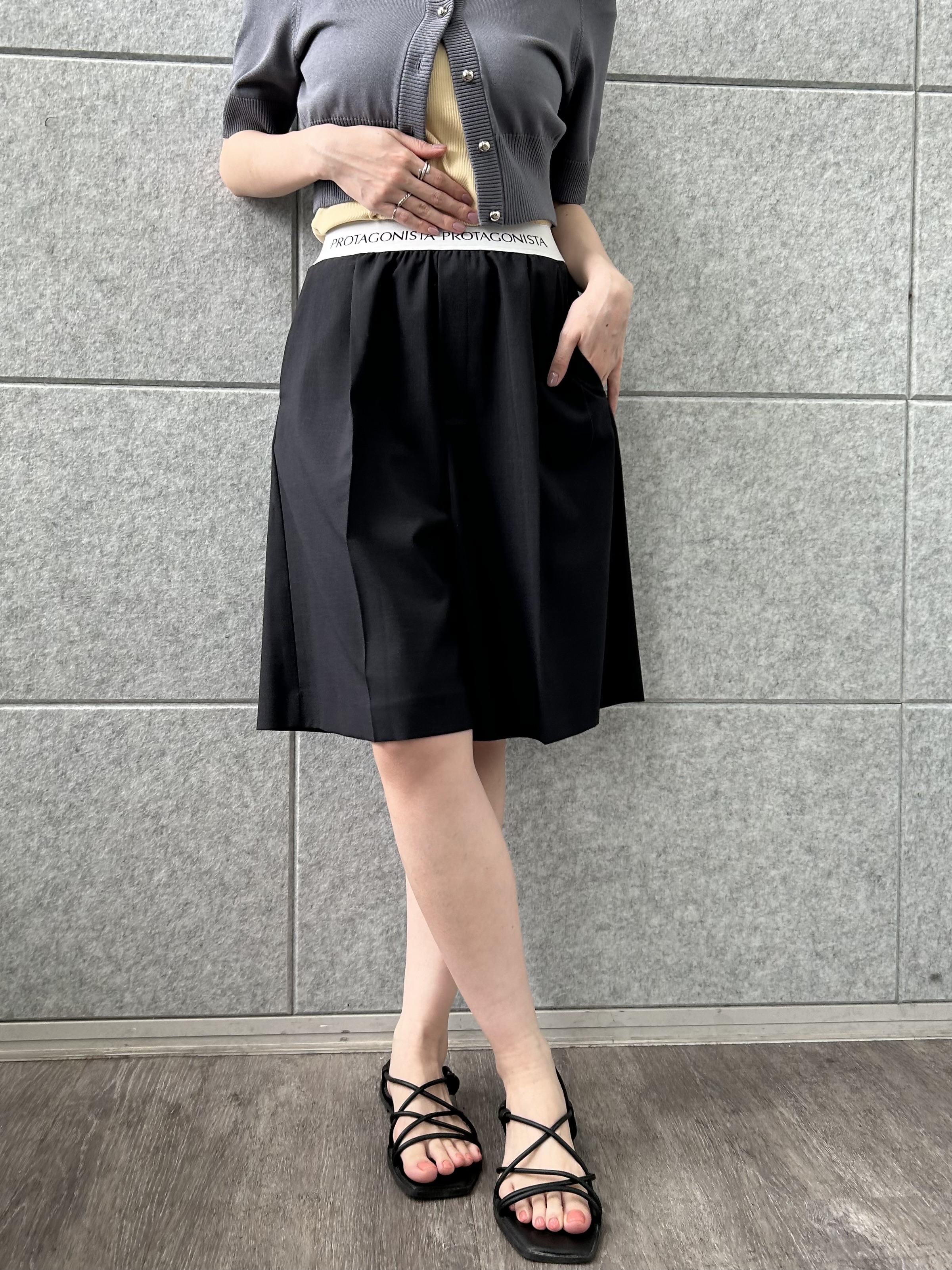 honoka Aさんの「CODE A｜design knit short cardigan」を使ったコーディネート