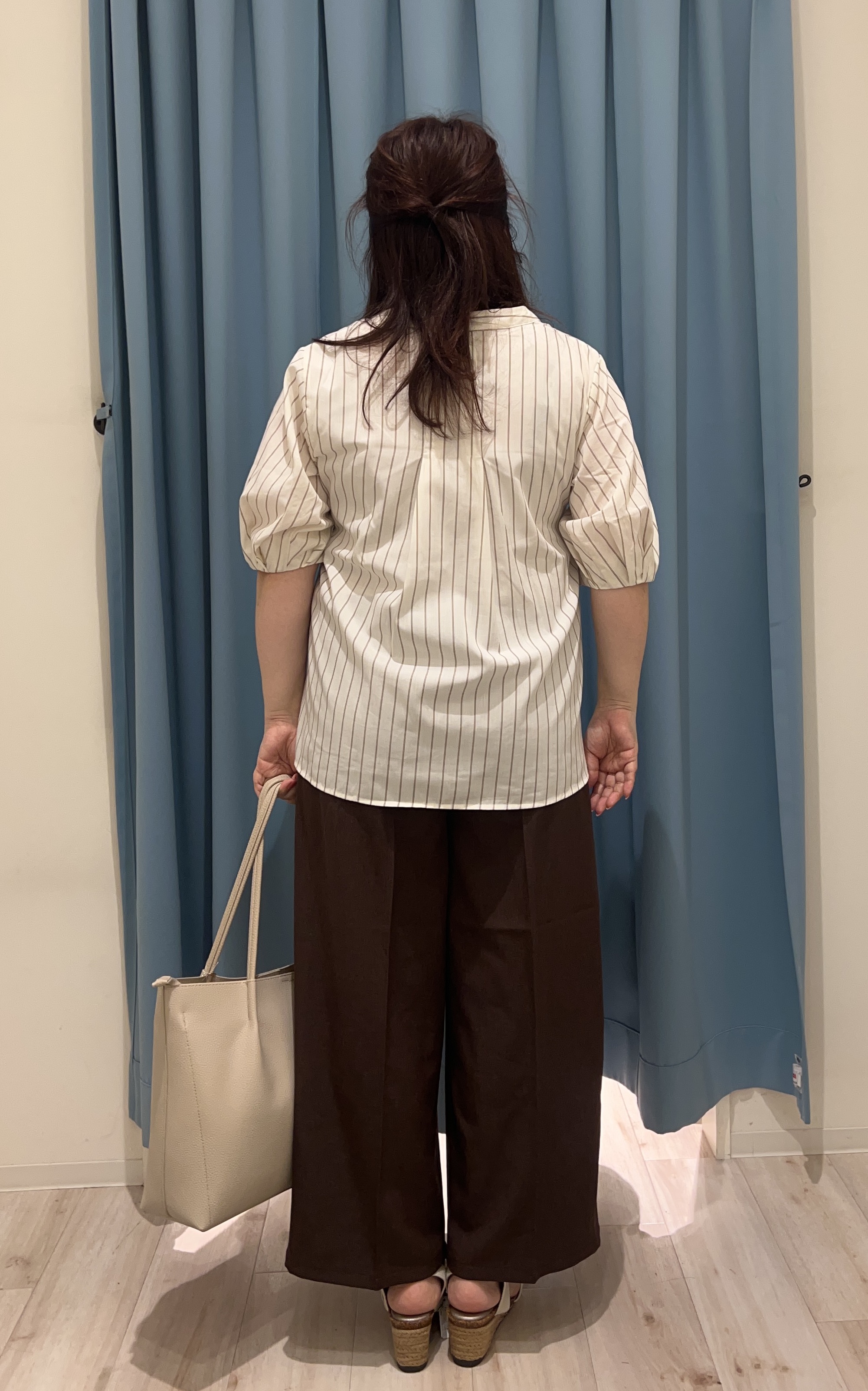 くーさんの「SHOO･LA･RUE｜【高レビュー/着丈選べる/S-LL/洗濯機可】楽ちん&times;きれい見え ストレッチワイドパンツ」を使ったコーディネート