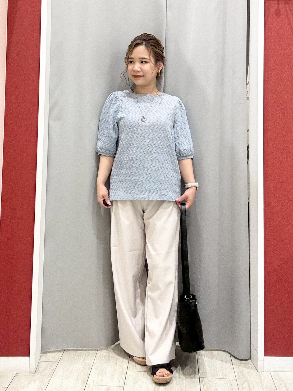 shioさんの「SHOO･LA･RUE｜【洗濯機可/S-LL】オンにもオフにも マルチに使えるボタンレスカーディガン」を使ったコーディネート