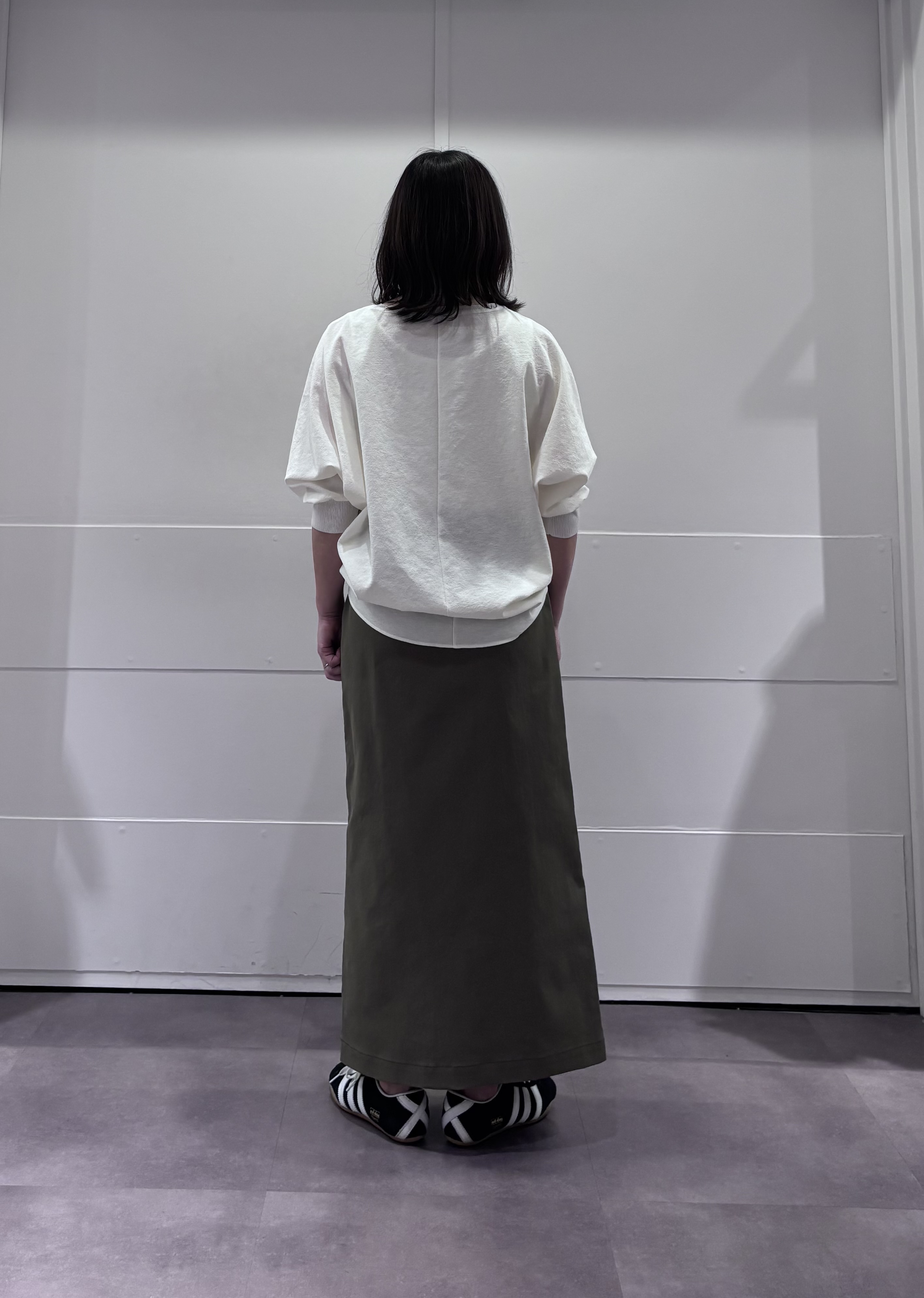 TOKOさんの「UNTITLED｜【吸水速乾/UVカット】ドルマンスリーブブラウス」を使ったコーディネート