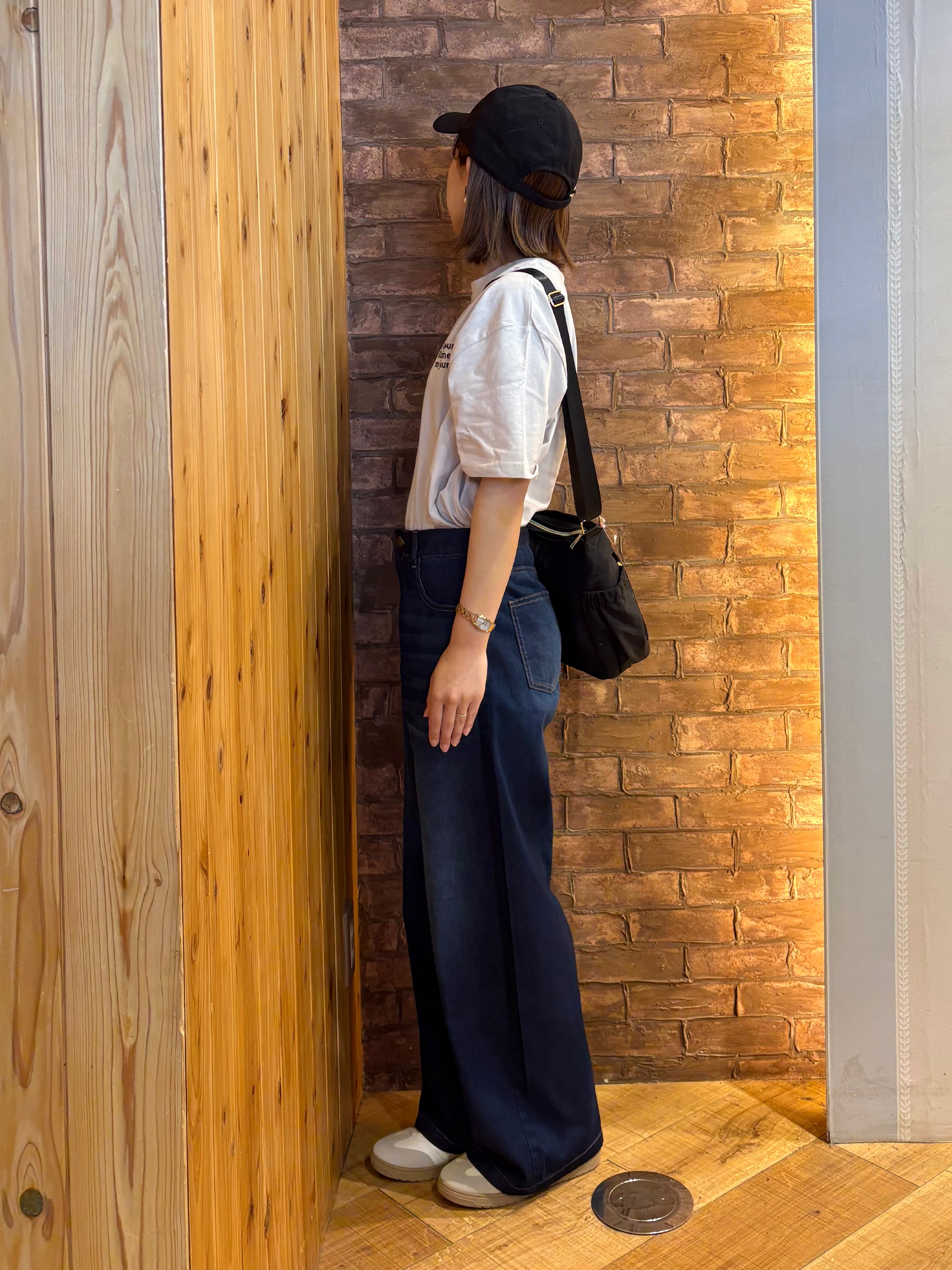 mieさんの「SHOO･LA･RUE｜【綿100%/S-LL/プチプラ】ゆるシルエット シンプルTシャツ」を使ったコーディネート